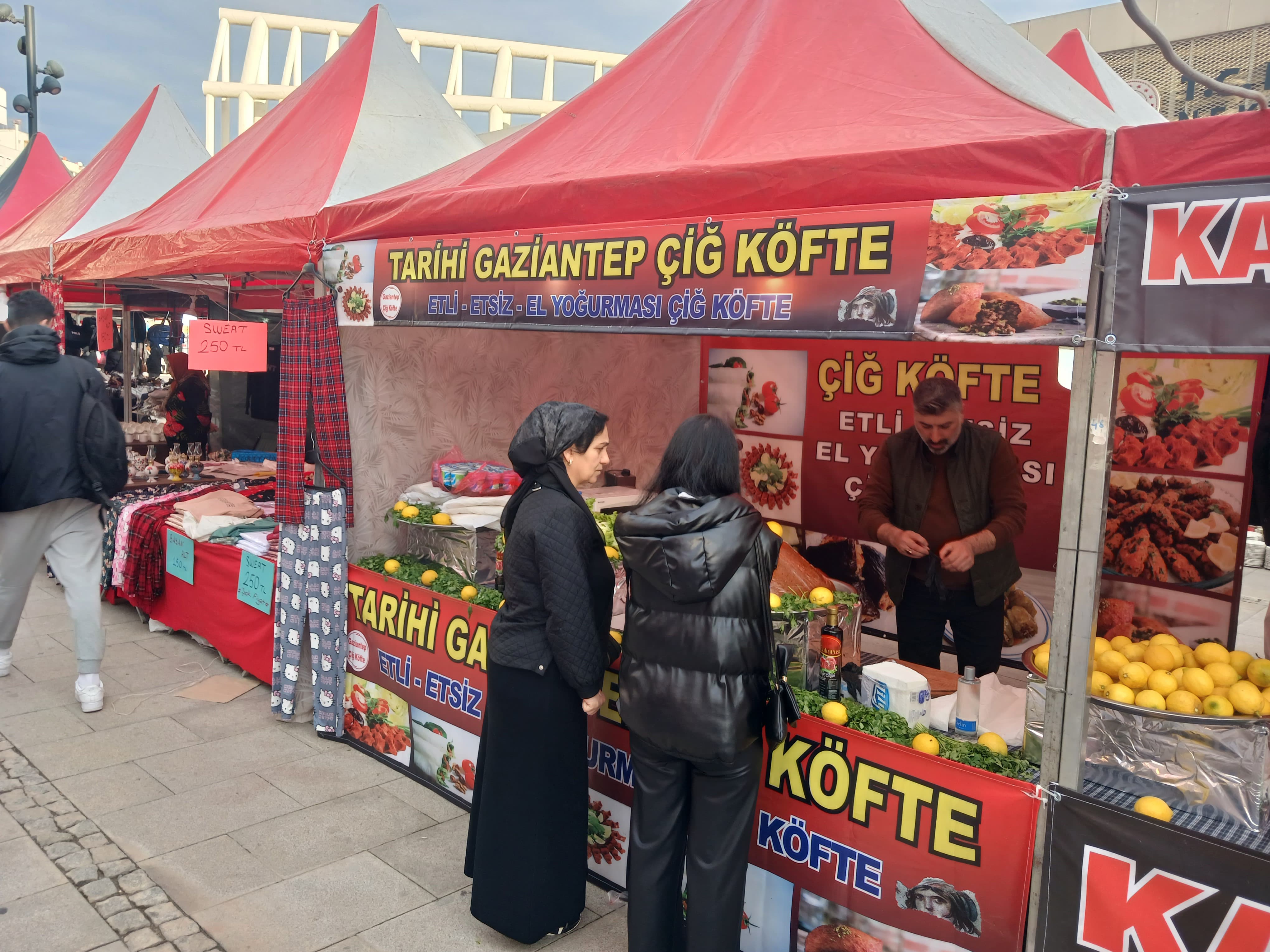 Yöresel Ürünler Ve Hediyelik Eşya Fuarı Büyük İlgi Görüyor