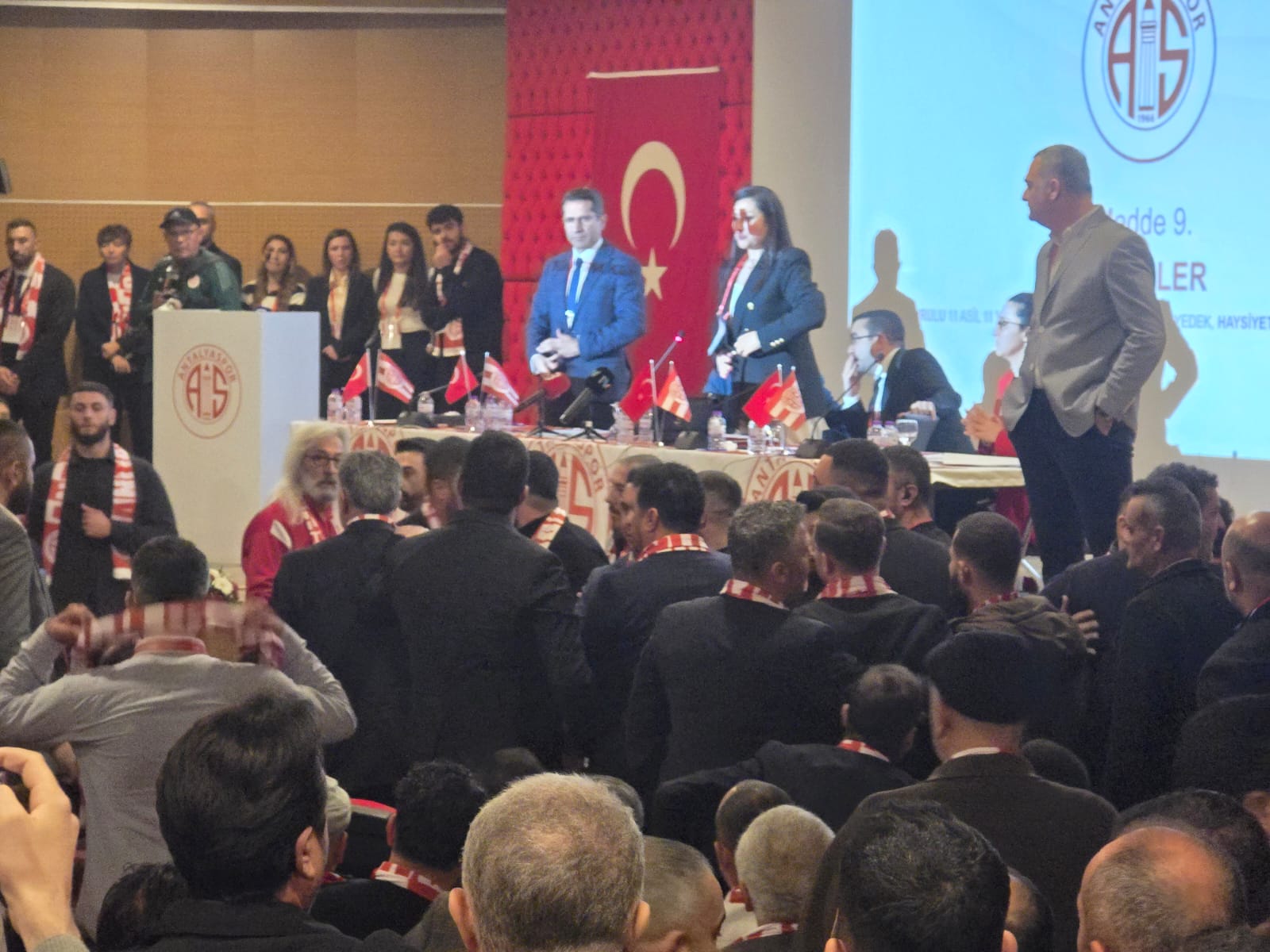 Antalya Kulübü Seçimleri Gergin Başladı
