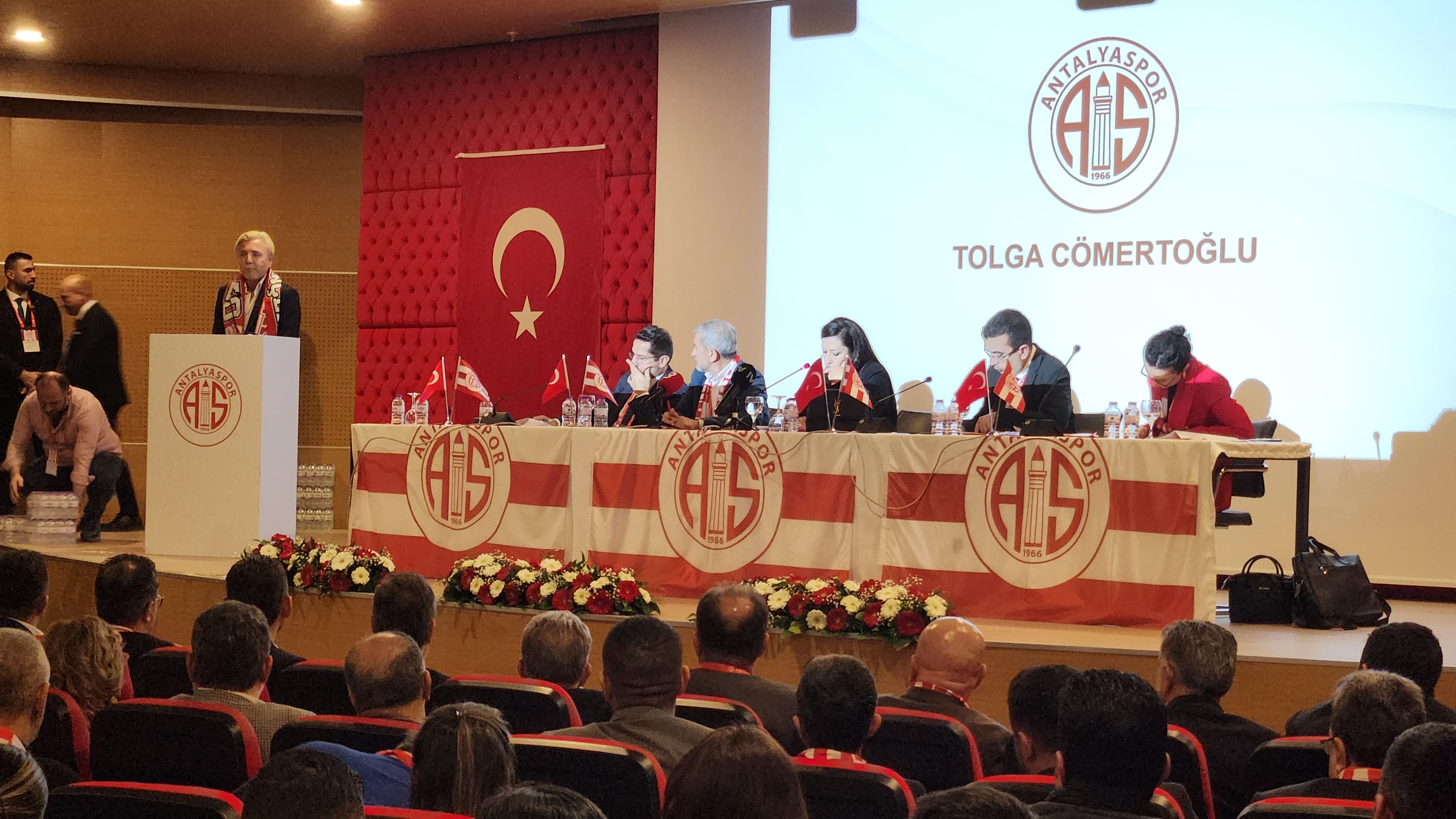 Antalyaspor Olağanüstü Genel Kurulu, Şeffaflık, Projeler ve Gergin Anlar Gündeminde Gerçekleşti