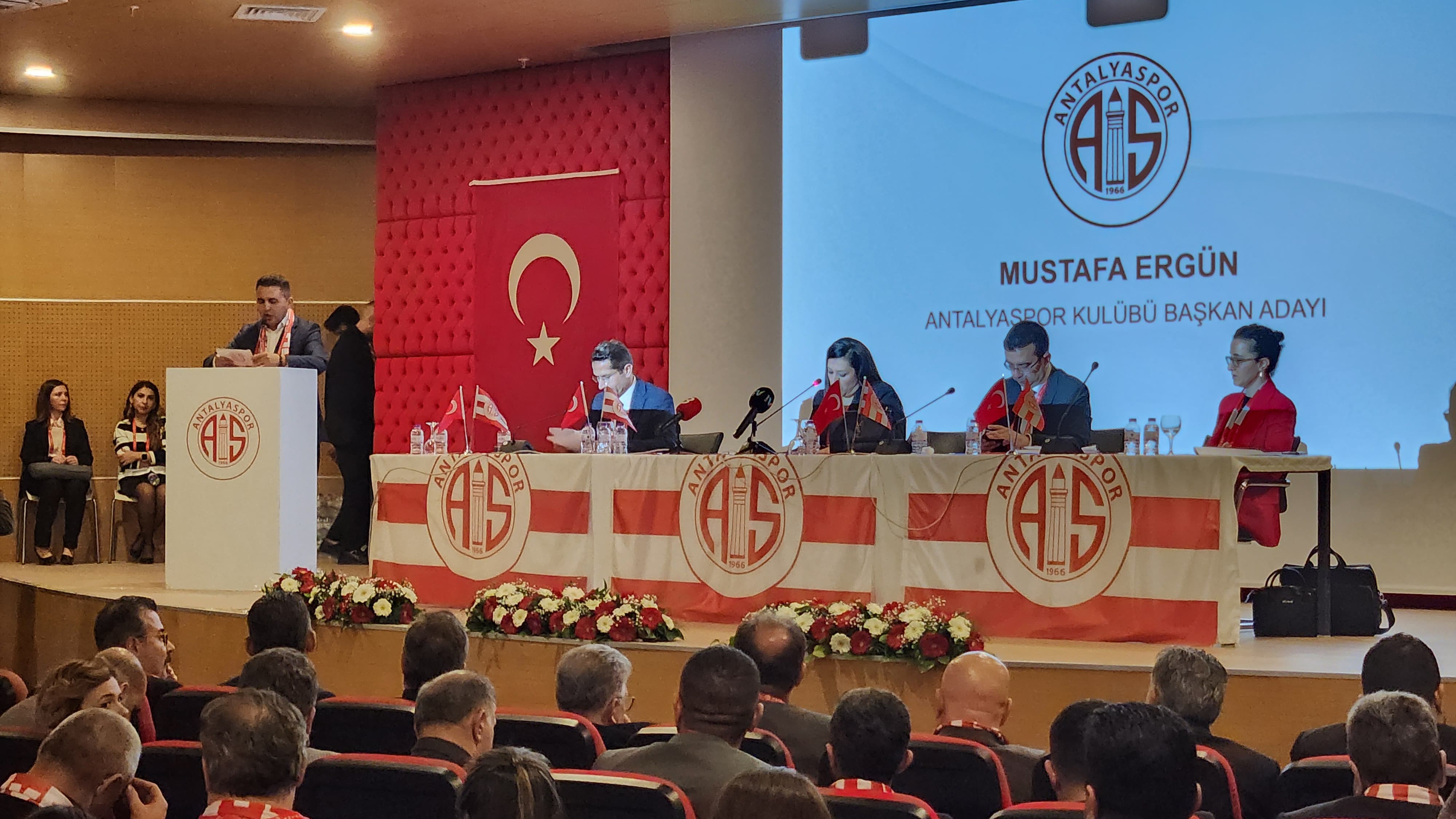 Antalyaspor Olağanüstü Genel Kurulu, Şeffaflık, Projeler ve Gergin Anlar Gündeminde Gerçekleşti