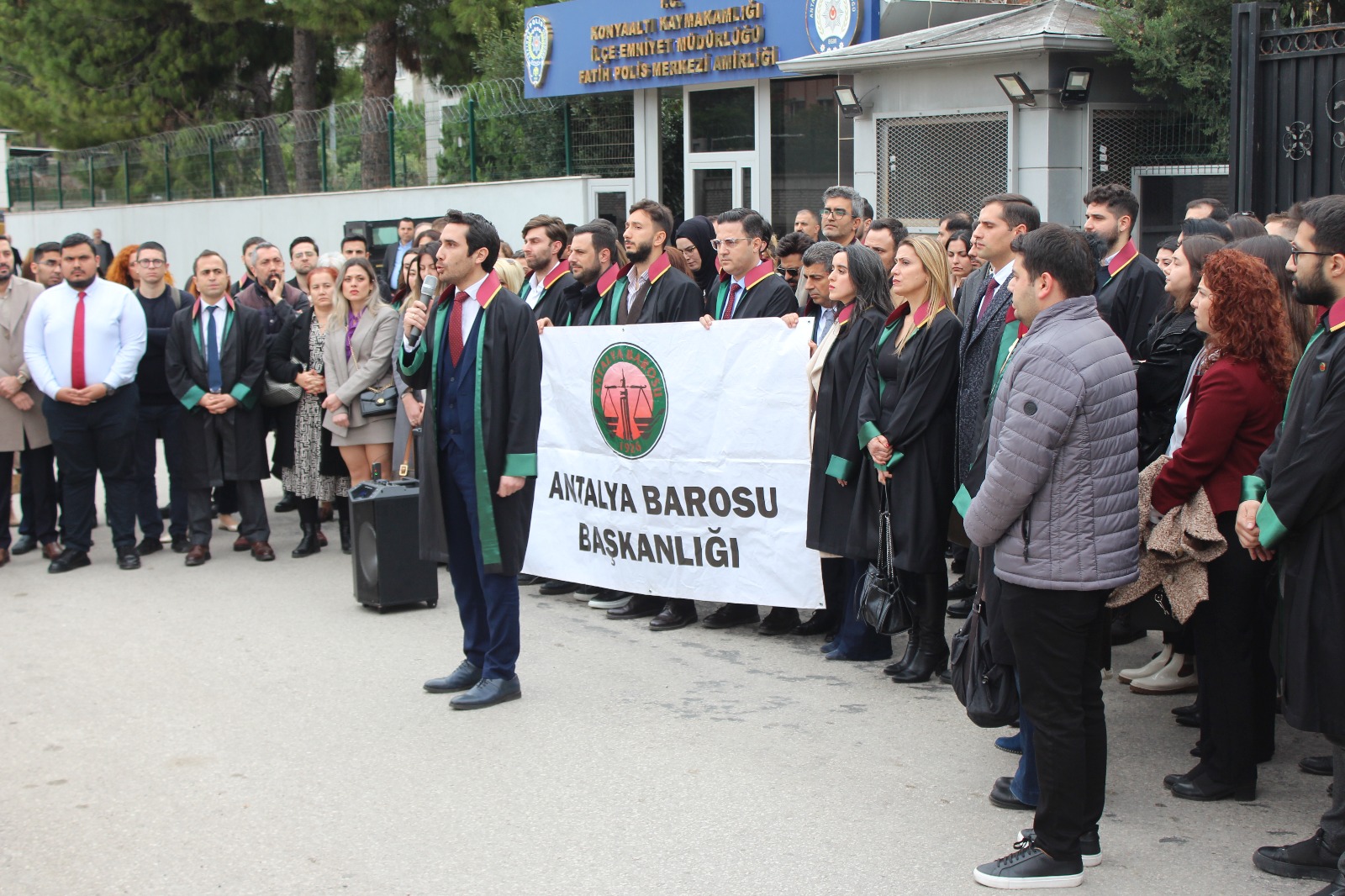 Antalya'da Avukata Karakolda Engel: Baro Başkanı Duruma Tepki Gösterdi