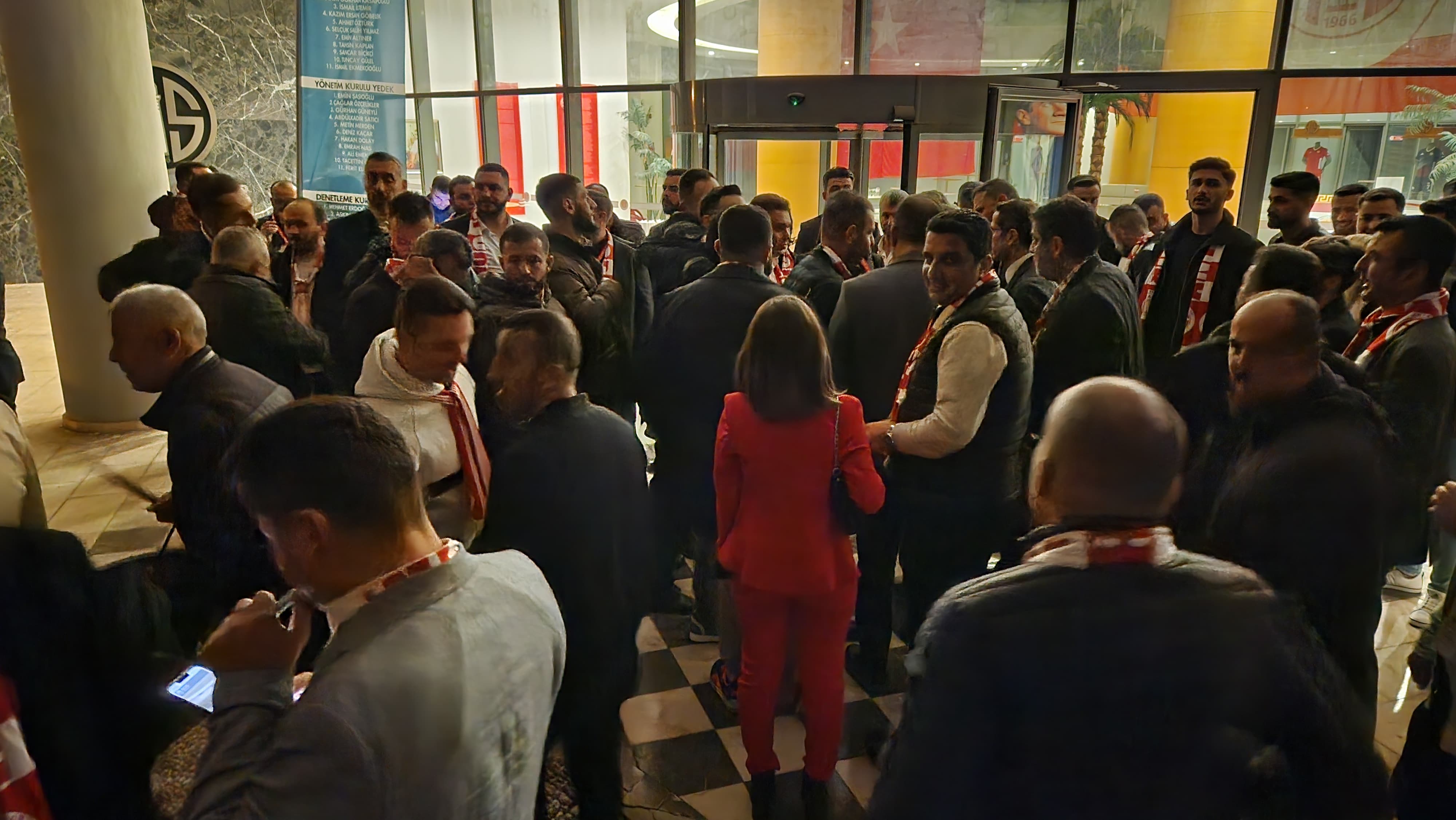 Mustafa Ergün İçin Davul Zurnalı Kutlama Yapıldı