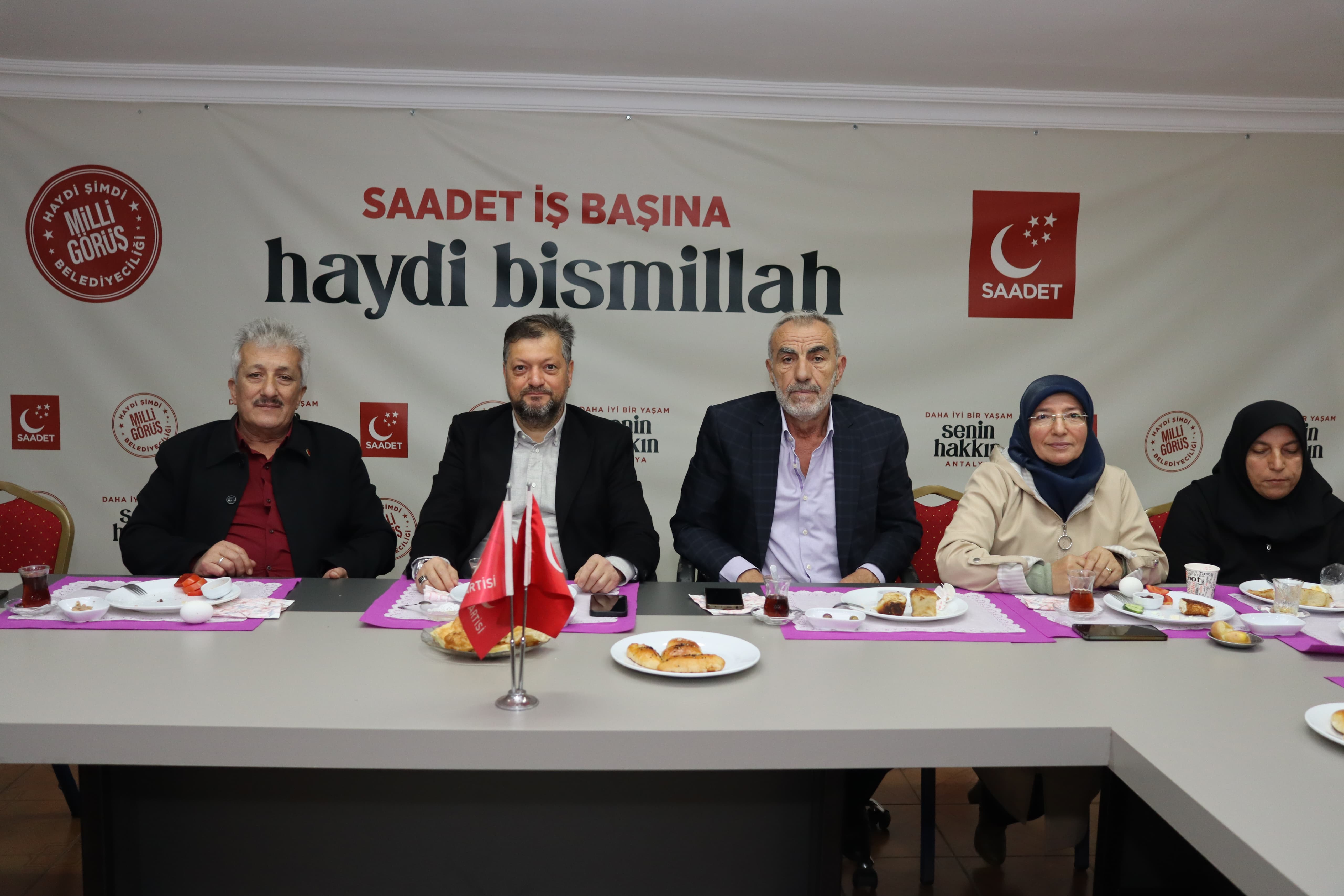 Saadet Partisi Antalya İl Kadın Kolları Basın Mensuplarıyla Bir Araya Geldi