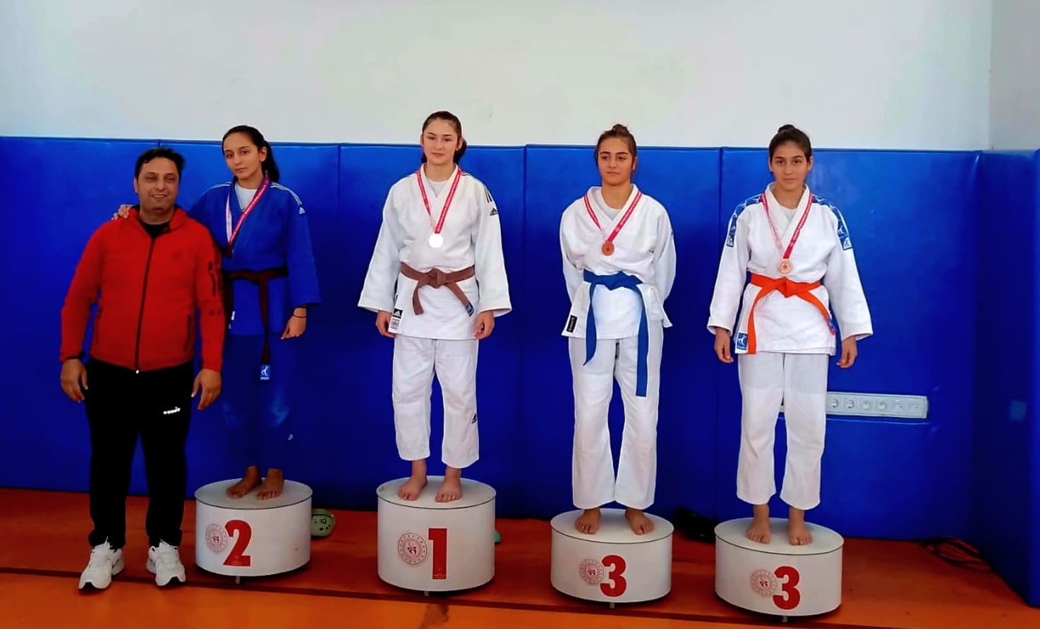 Okullar Arası Judo Şampiyonasında Nisanur Altınok, 2. Oldu