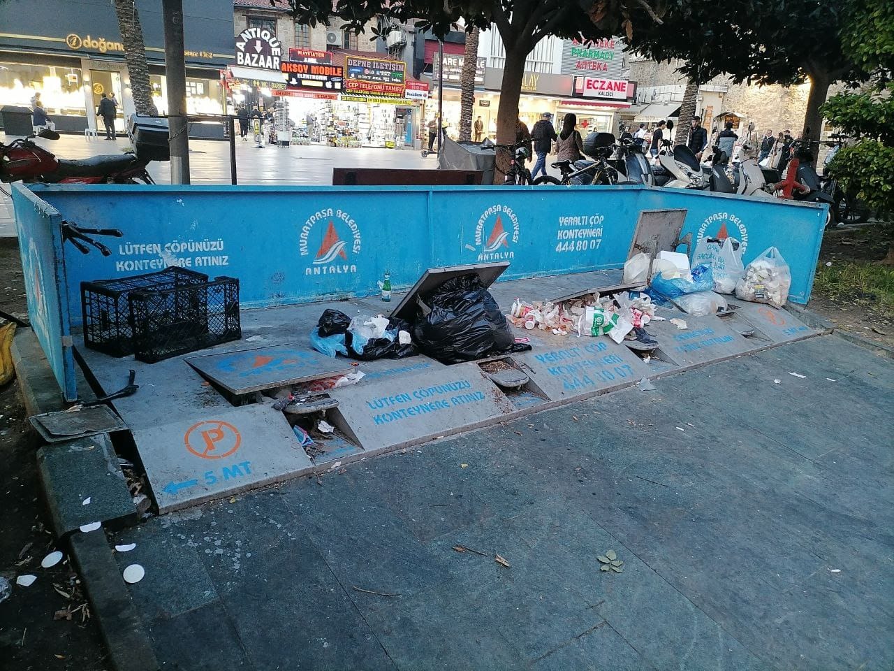 Antalya’da Çöp Yığınları Turizme Gölge Düşürüyor
