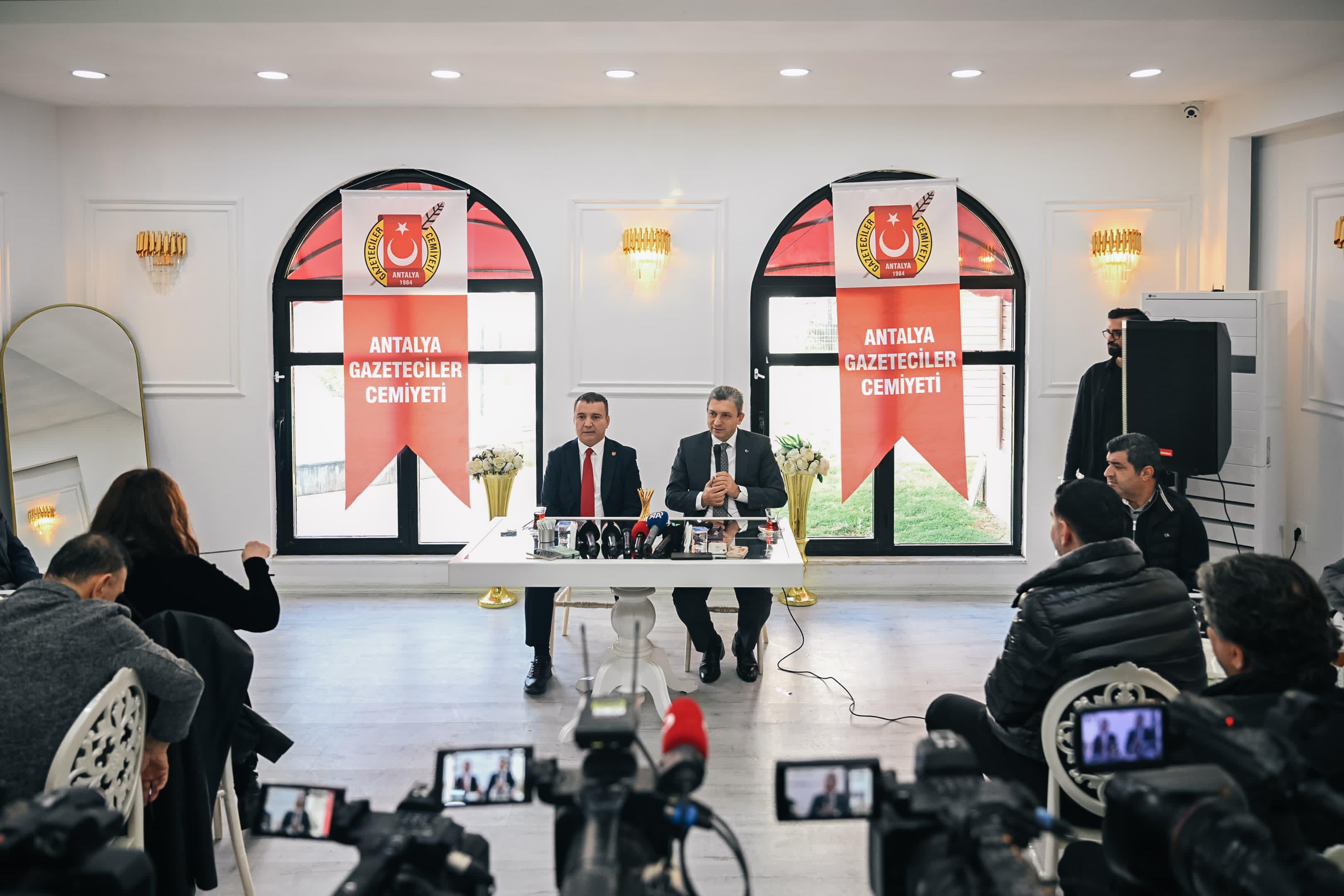 Antalya Valisi Hulusi Şahin, Basın Sohbetlerinin İlk Konuğu Oldu