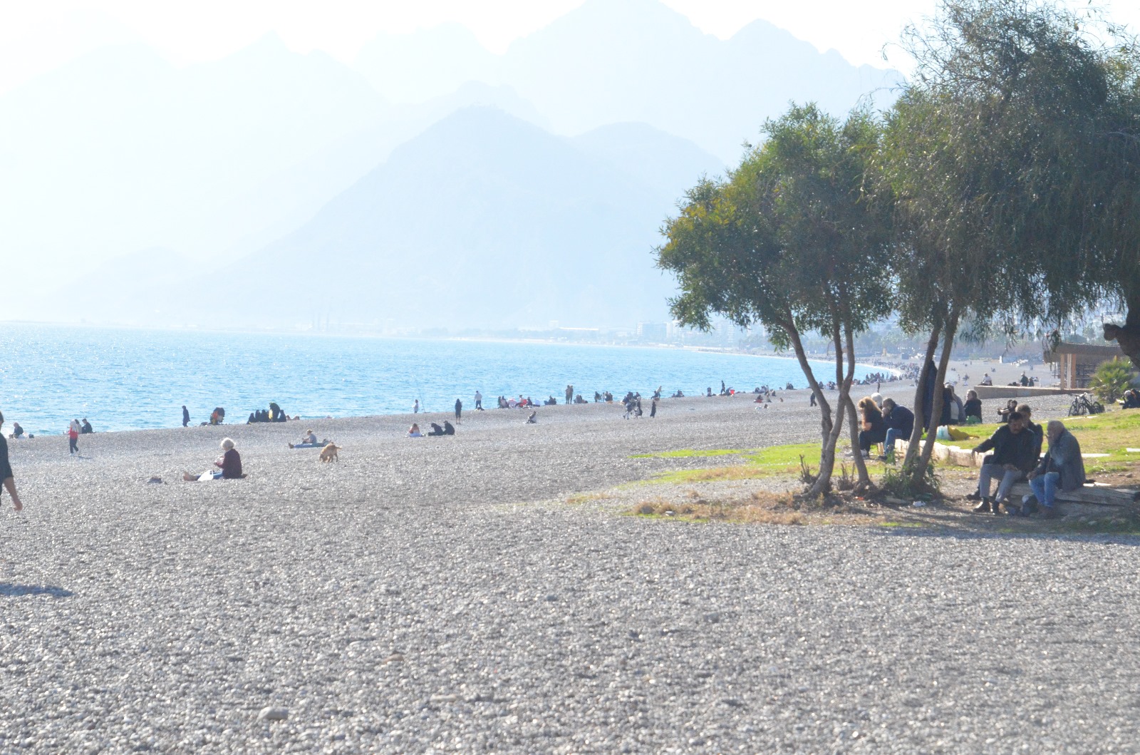 Antalya Yazdan Bir Gün Yaşıyor
