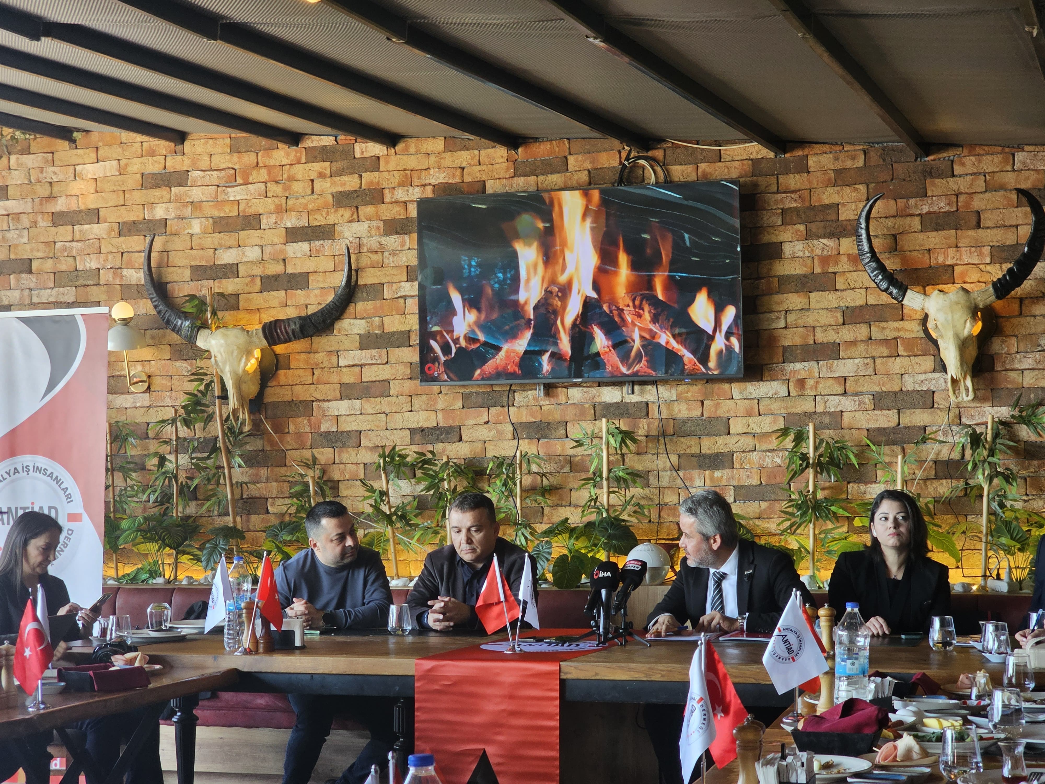 ANTİAD Başkanı Köleoğlu Antalya’nın Genel Sıkıntılarını Dile Getirdi