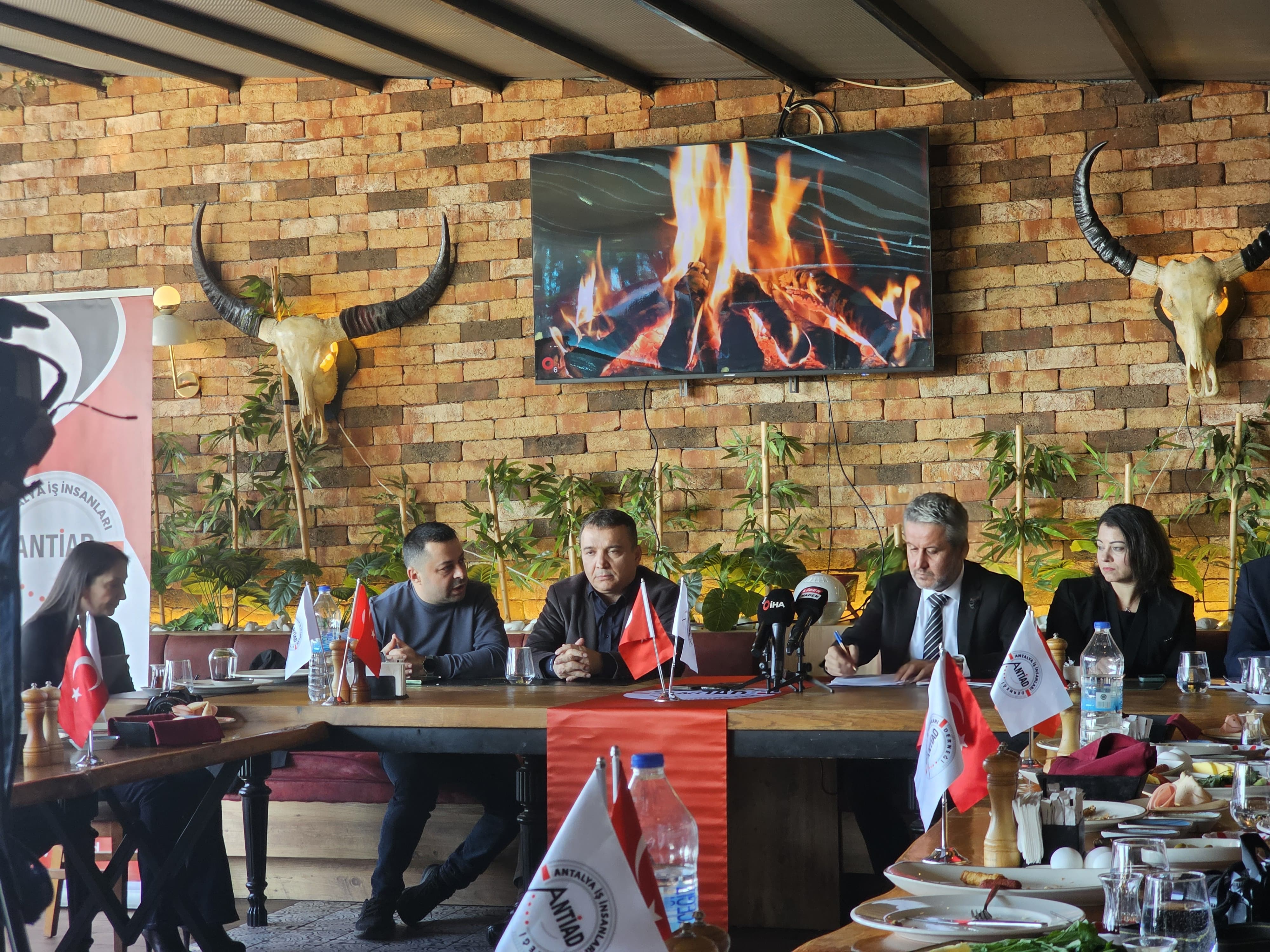 ANTİAD Başkanı Köleoğlu Antalya’nın Genel Sıkıntılarını Dile Getirdi