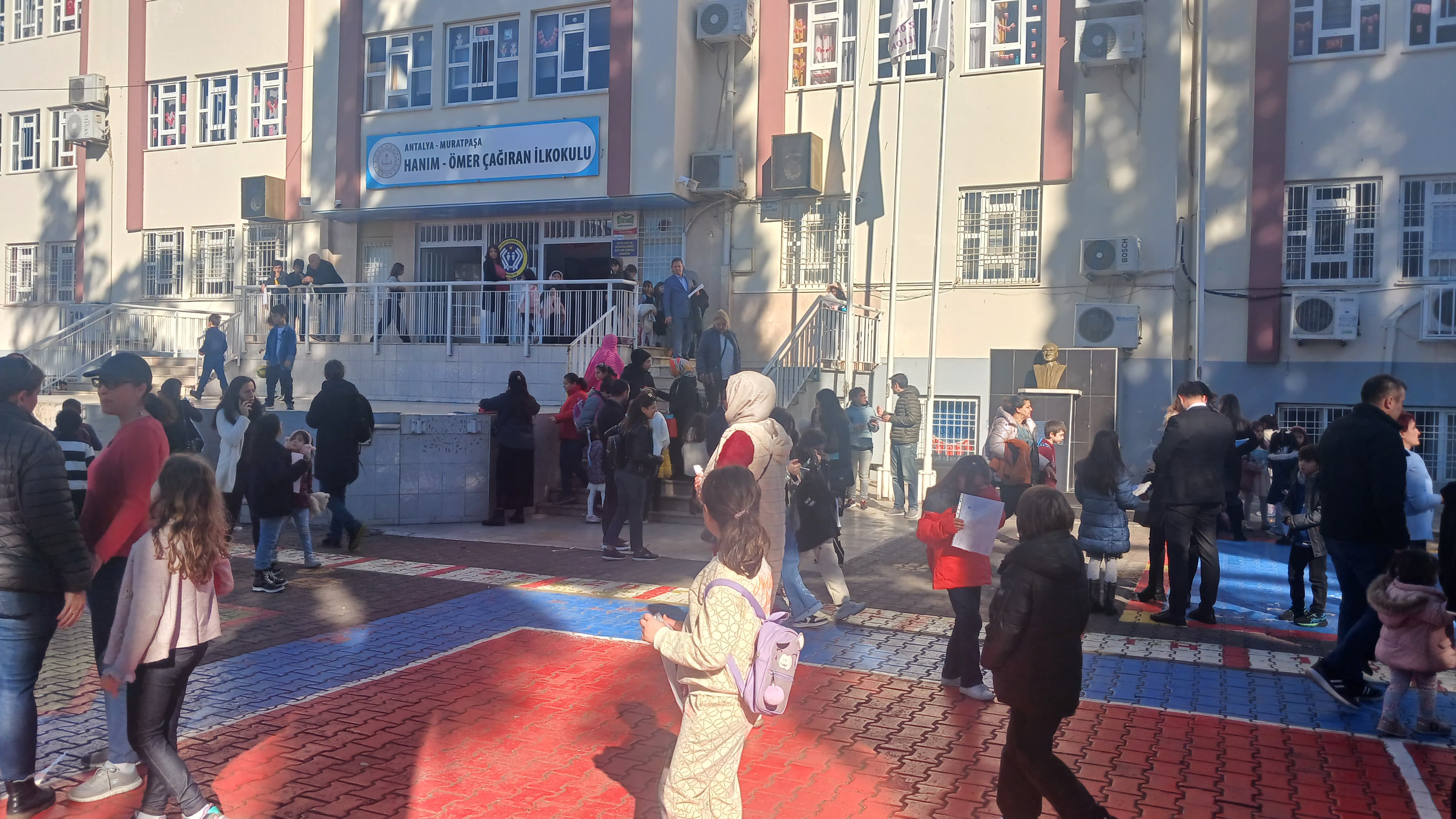 Hanım Ömer Çağıran İlkokulu’nda Karne Heyecanı Yaşandı