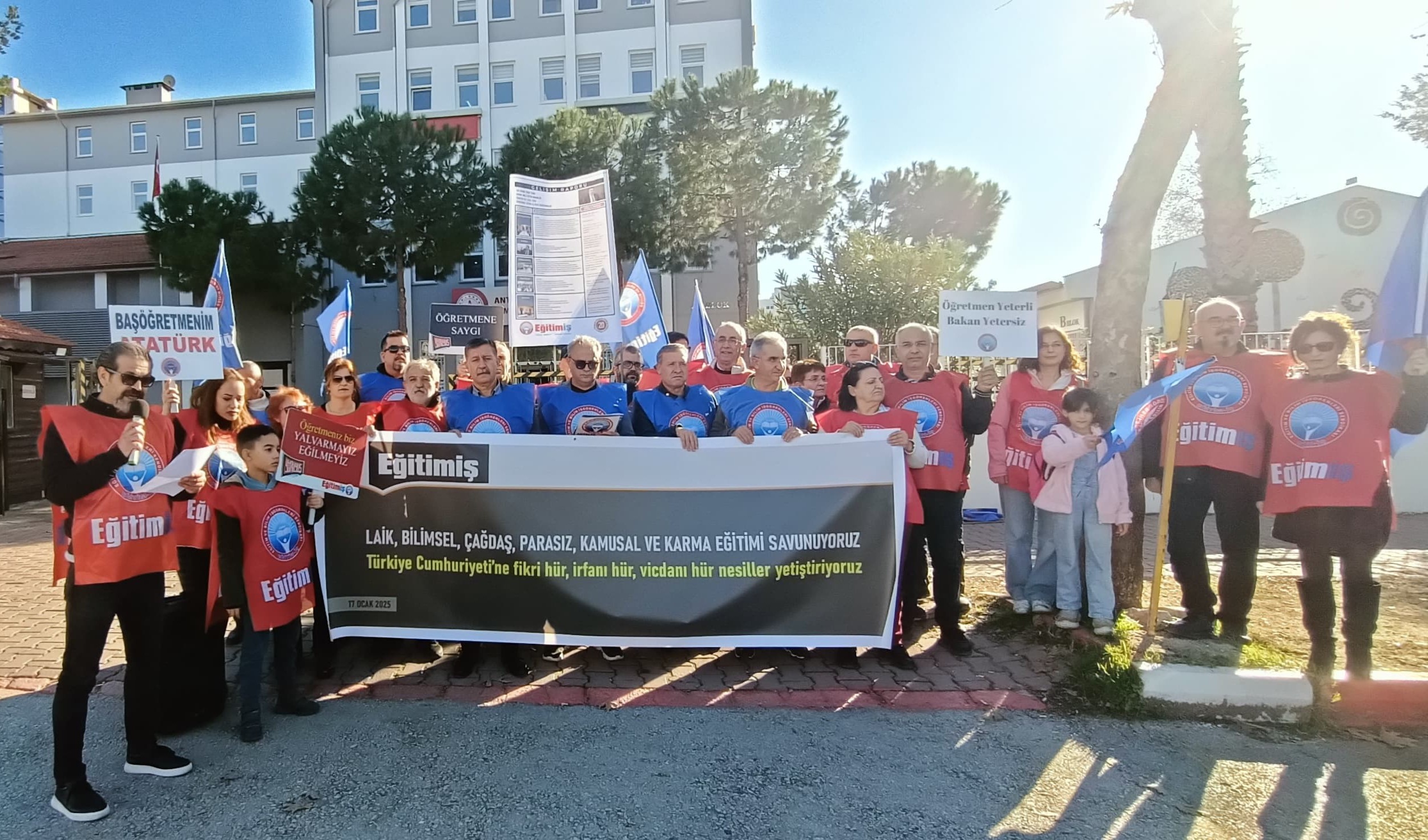 Eğitim-İş’ten Sert Tepki: “Atatürk’ün Emaneti Eğitim Sistemi Tehlikede!”