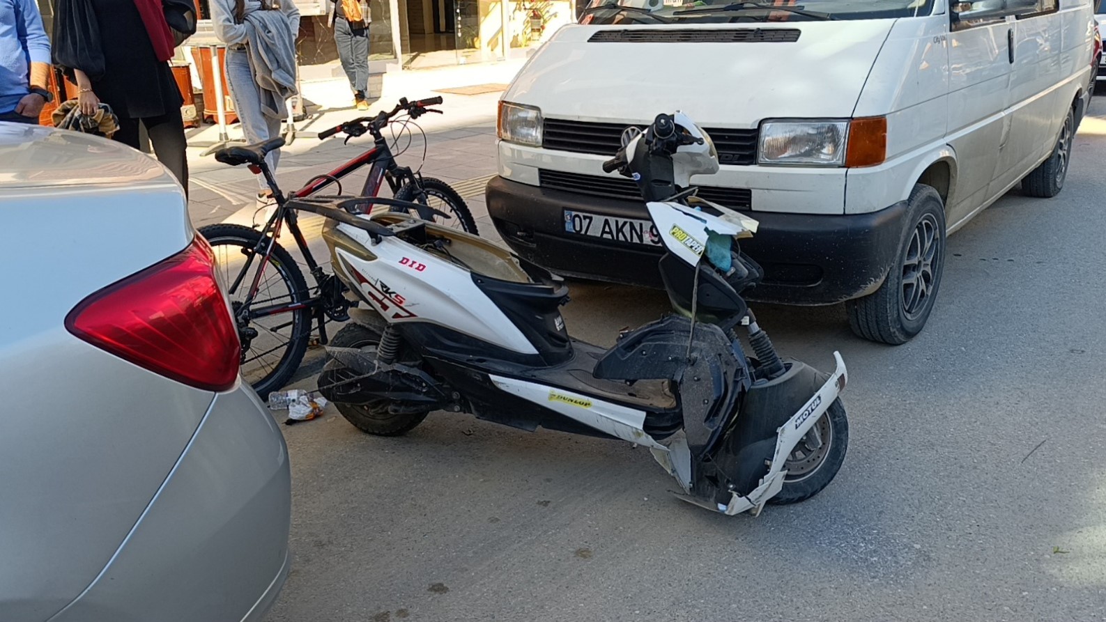 Manavgat'ta Elektrikli Bisiklet Kazası