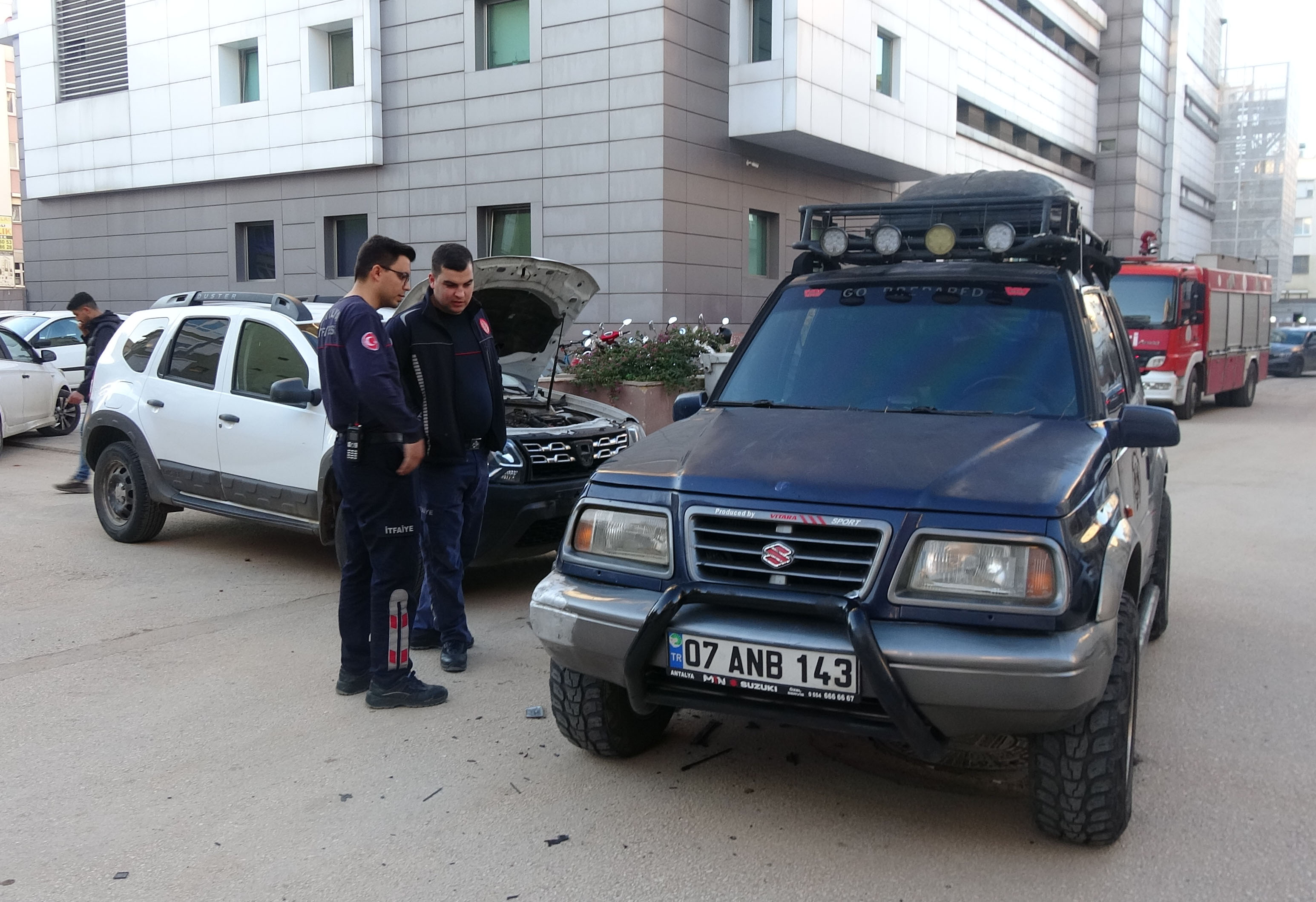 Sokak Kesişiminde Kaza: 1 Sürücü Yaralandı