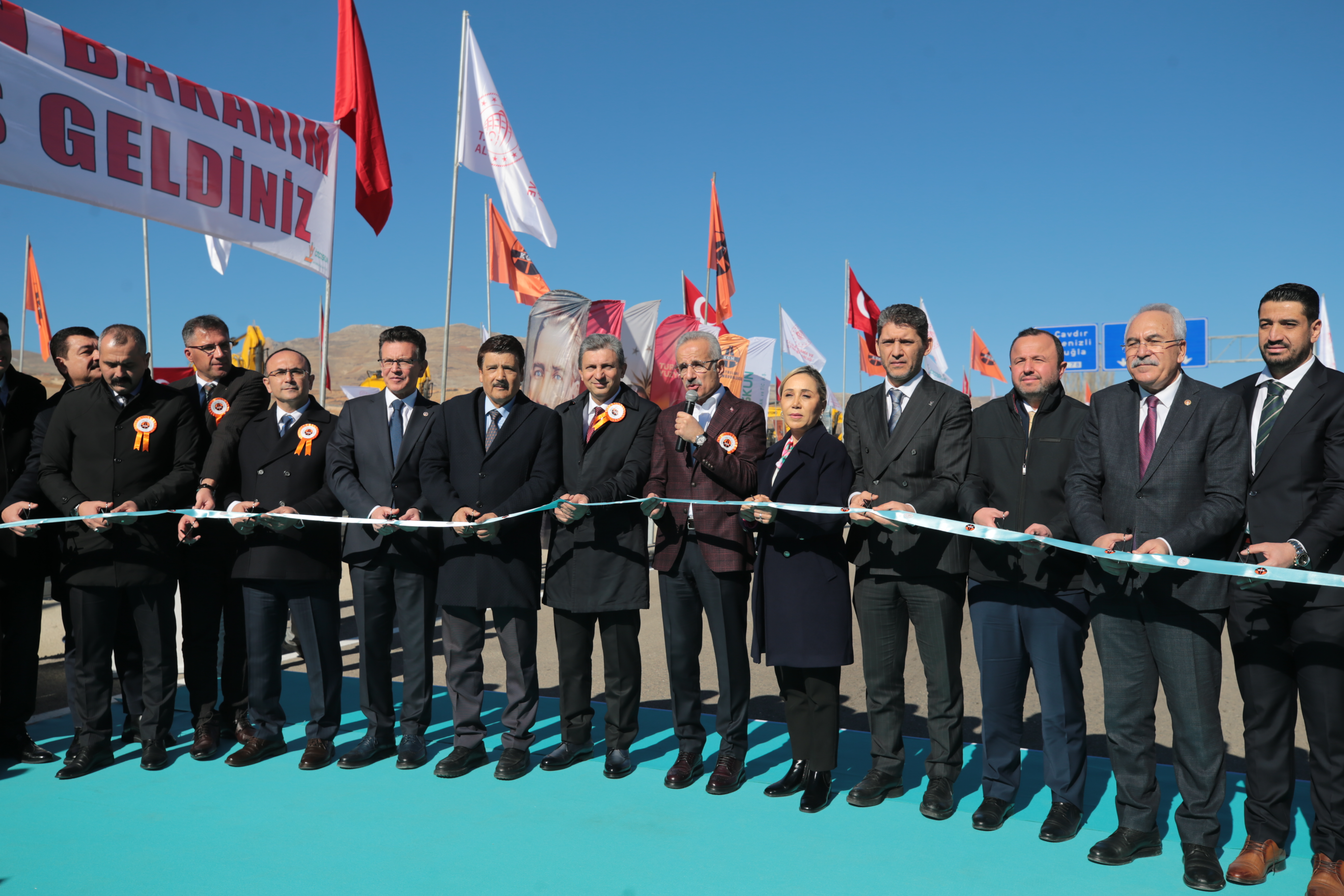 Ulaştırma ve Altyapı Bakanı Uraloğlu, Korkuteli-Elmalı Yolunun Açılışını Yaptı