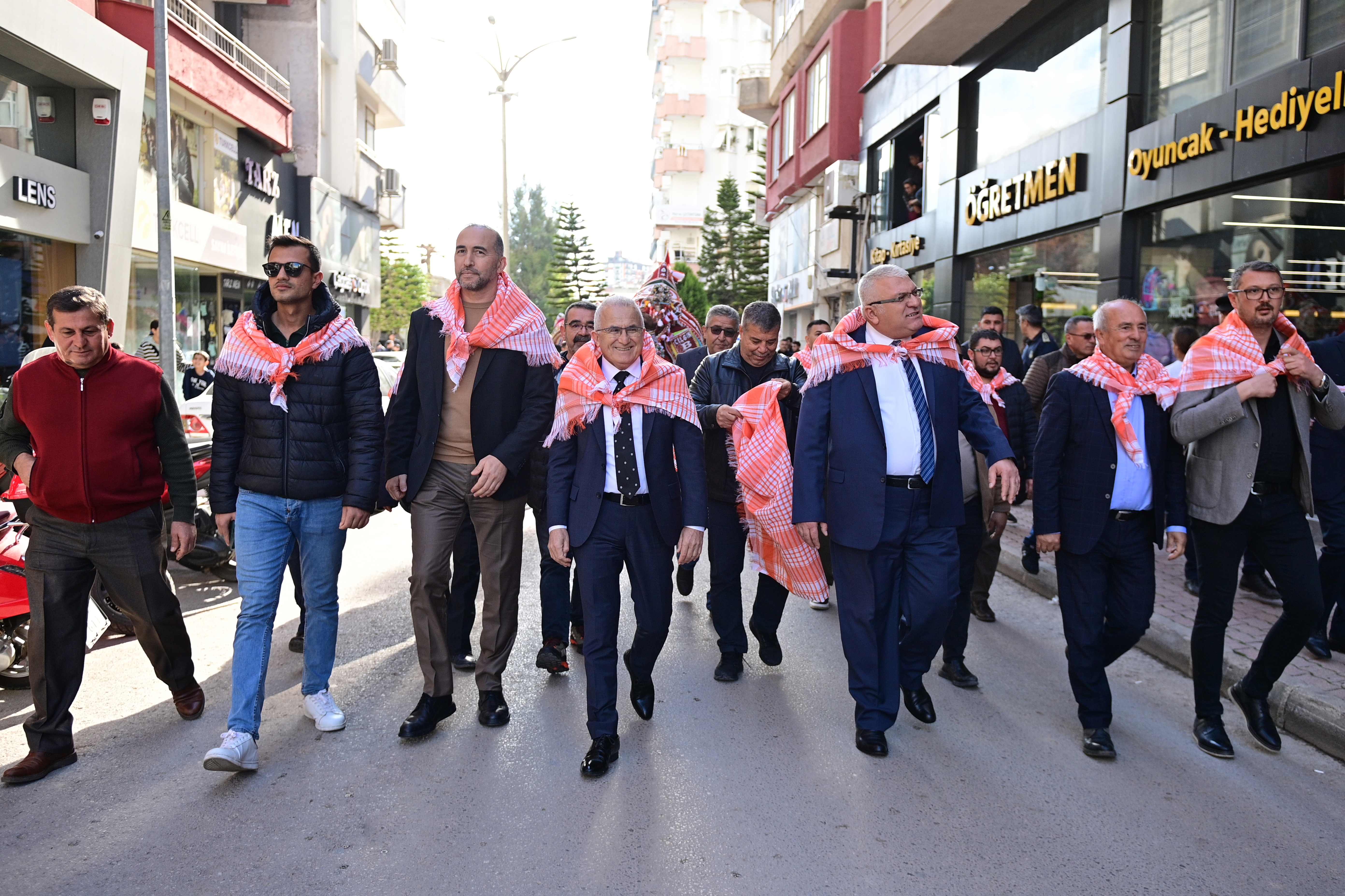 Kumluca'nın En Süslü Devesi Seçildi