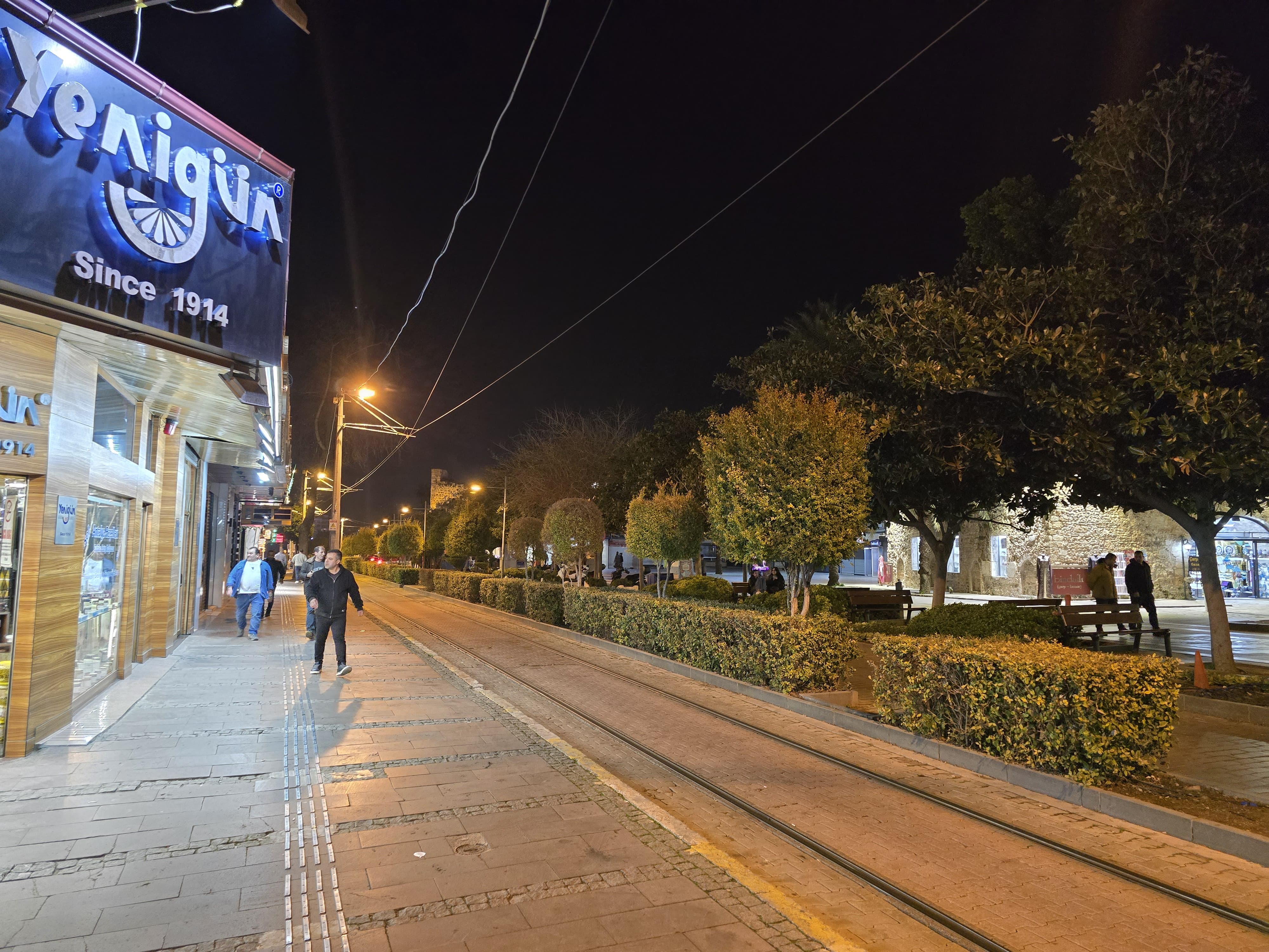 Turizm Şehri Antalya’da Cadde ve Sokaklar Sessizliğe Büründü