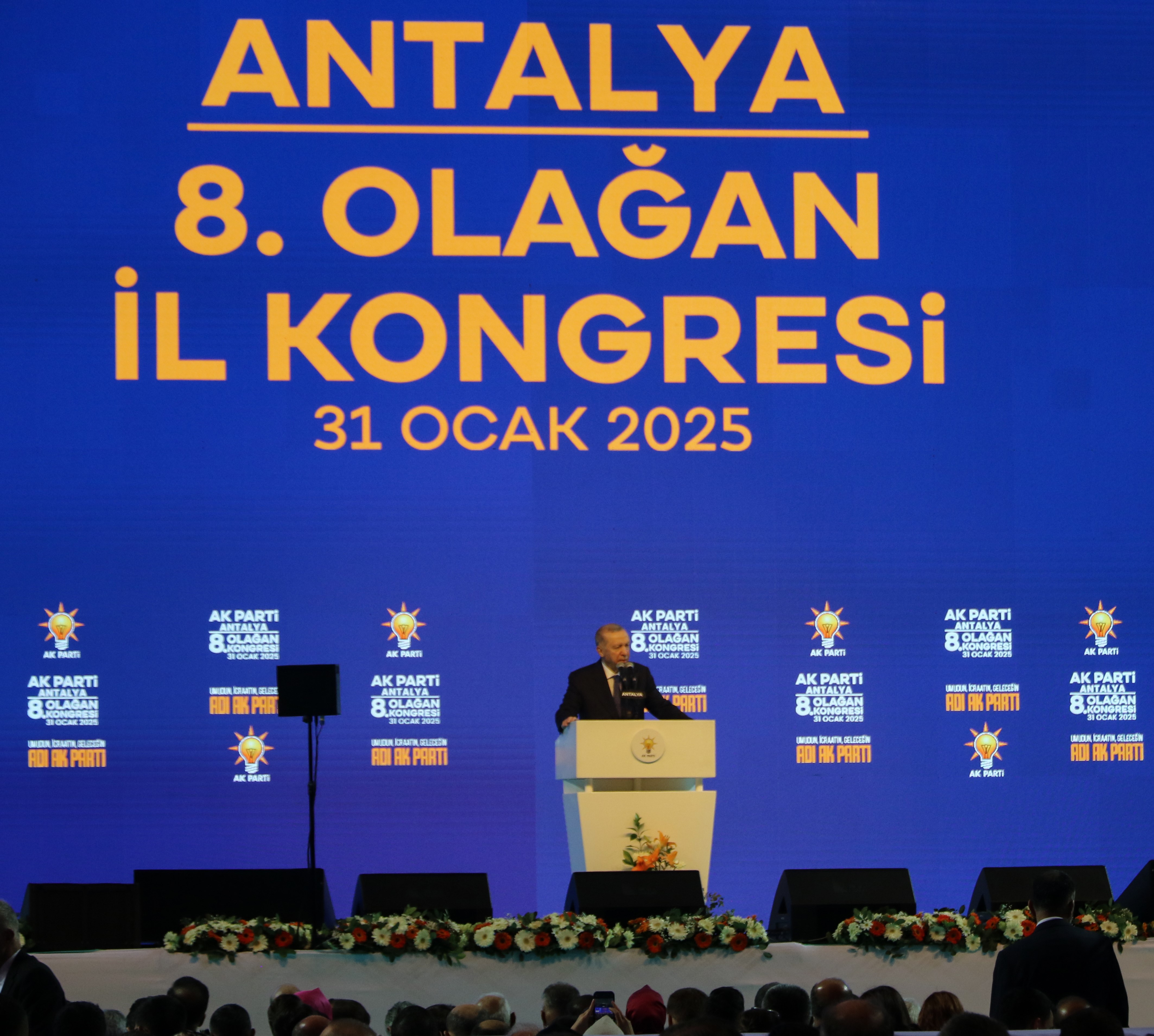 Cumhurbaşkanı Erdoğan: "Sayın Özel Oturduğu Koltuğun Hakkını Hala Veremedi"