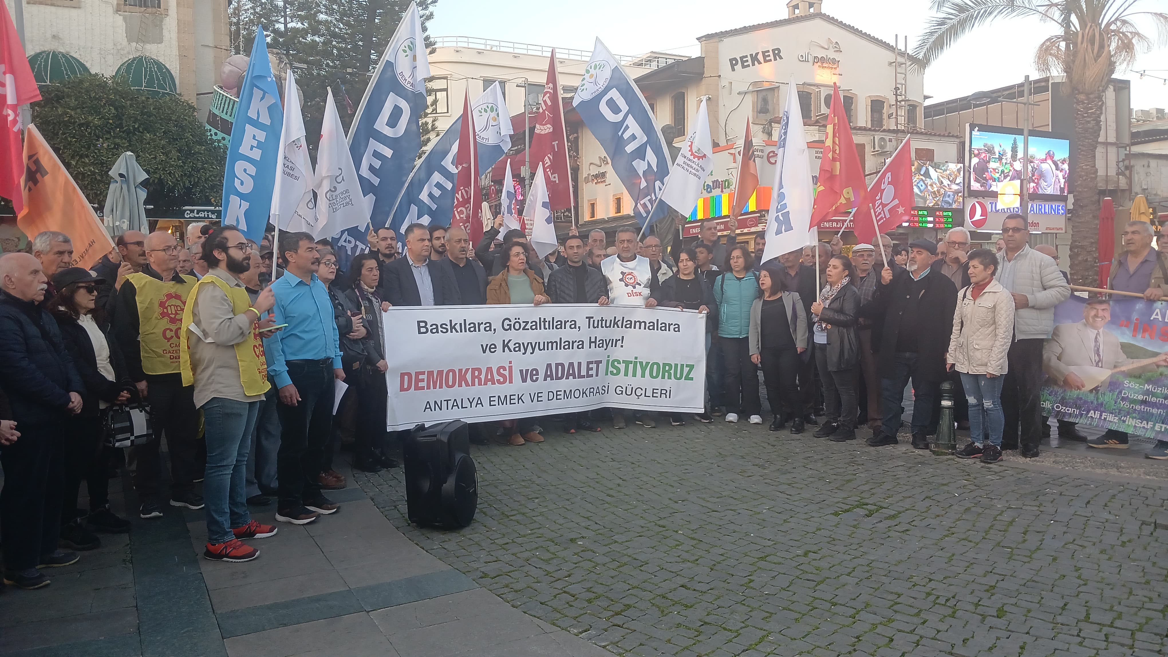 Gazetecilere Yönelik Baskılara Son Çağrısı:Basın Özgürlüğü Tüm Yurttaşların Hakkıdır