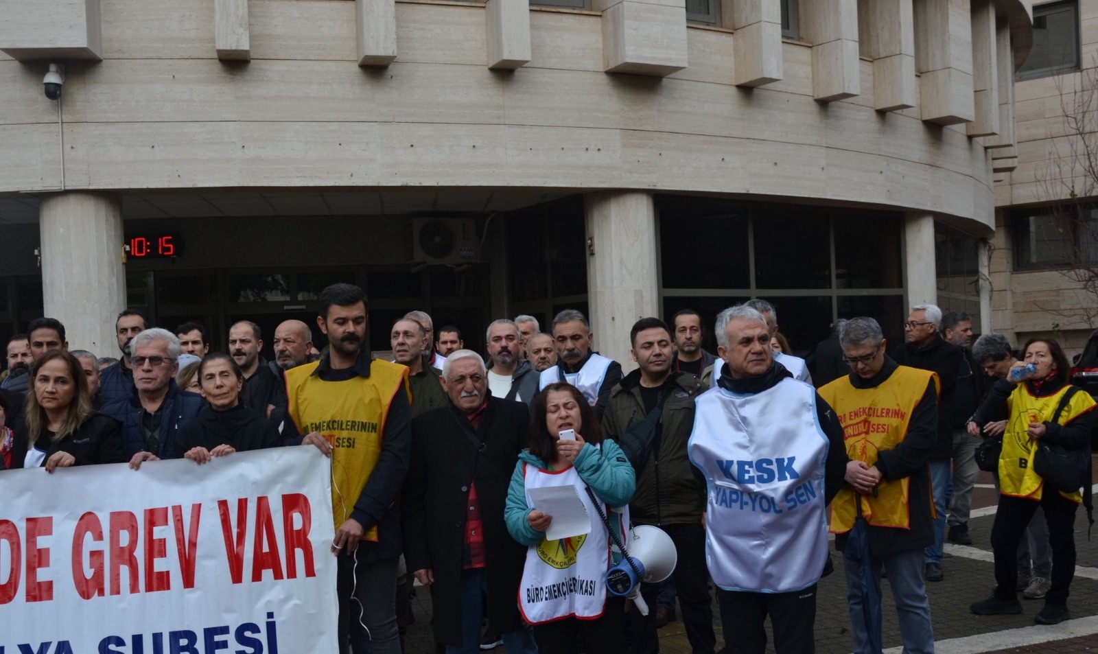 Büro Emekçileri Sendikası, "Sendikamızın Hesaplamalarına Göre %6'lık Zamdan Sadece 0,20 Puan Kalmıştır"
