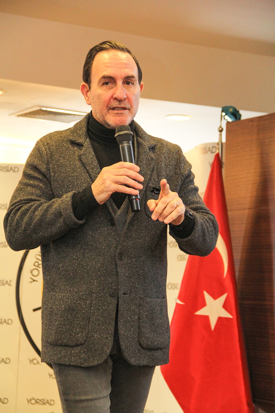 YÖRSİAD, Emre Alkin’i Konuk Etti