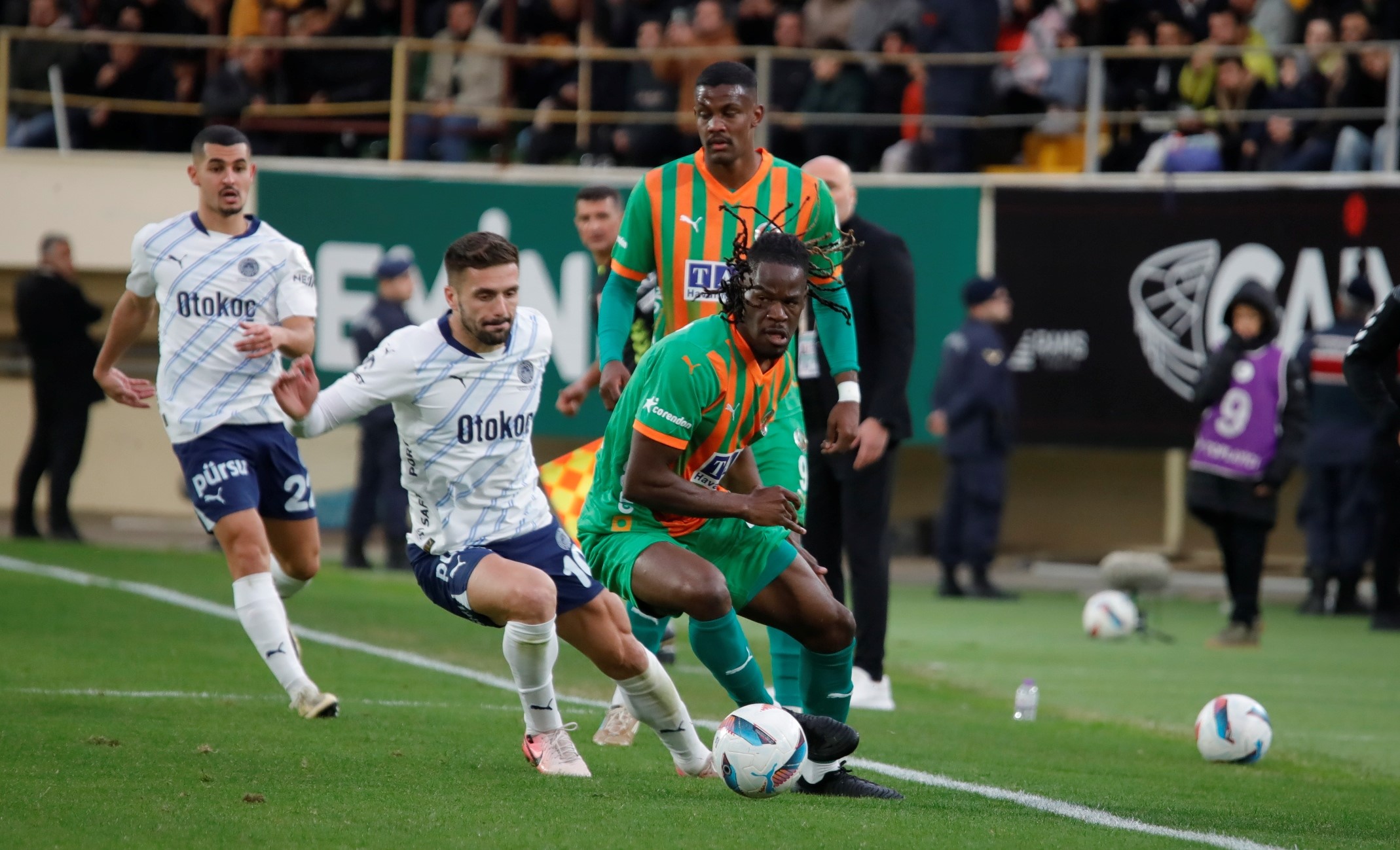 Alanyaspor, Kendi Evinde Fenerbahçe'ye Yenildi