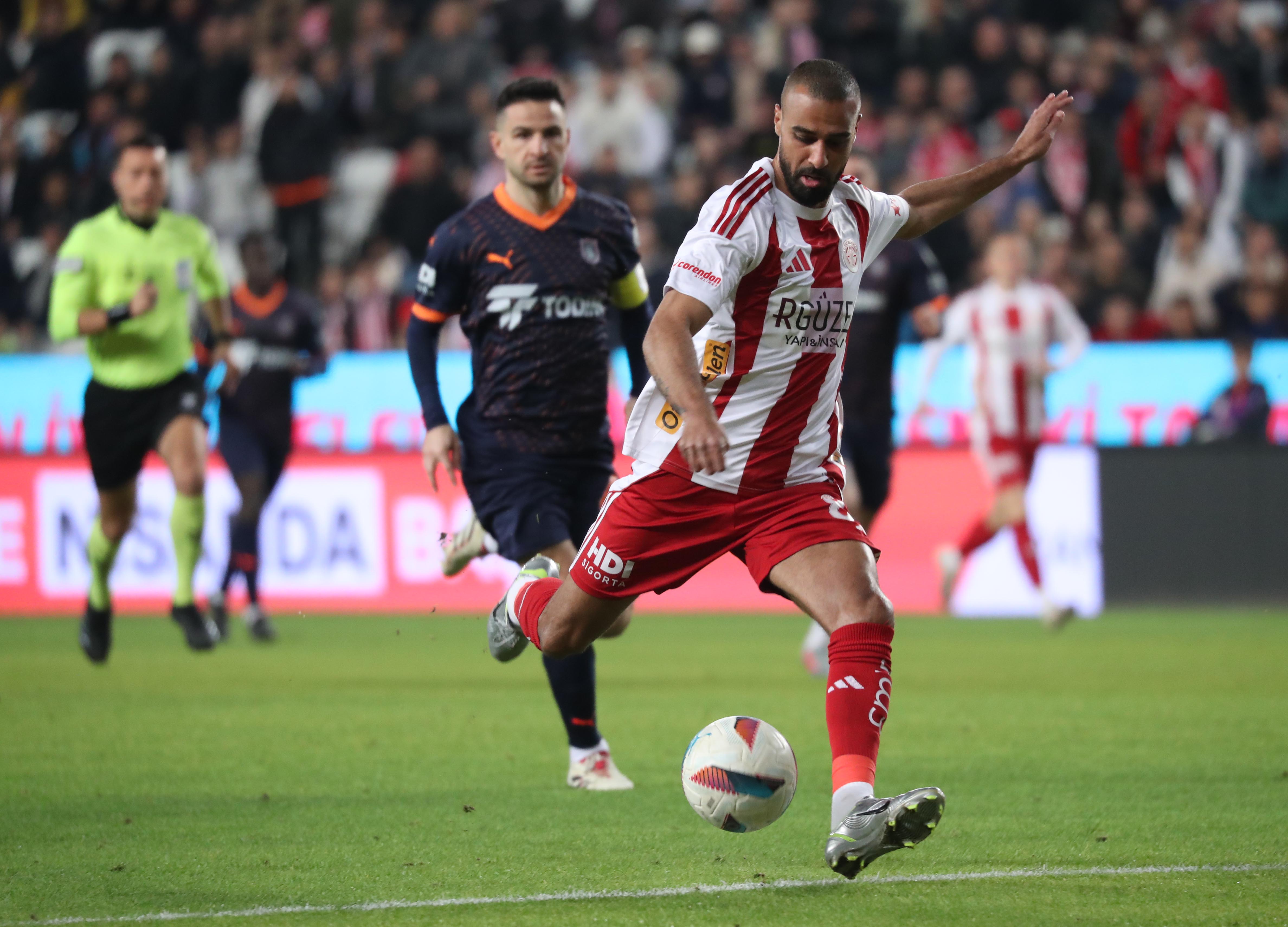 Antalyaspor Çok İstedi Ama Golü Bulamadı! Antalyaspor:0 – Başakşehir: 0