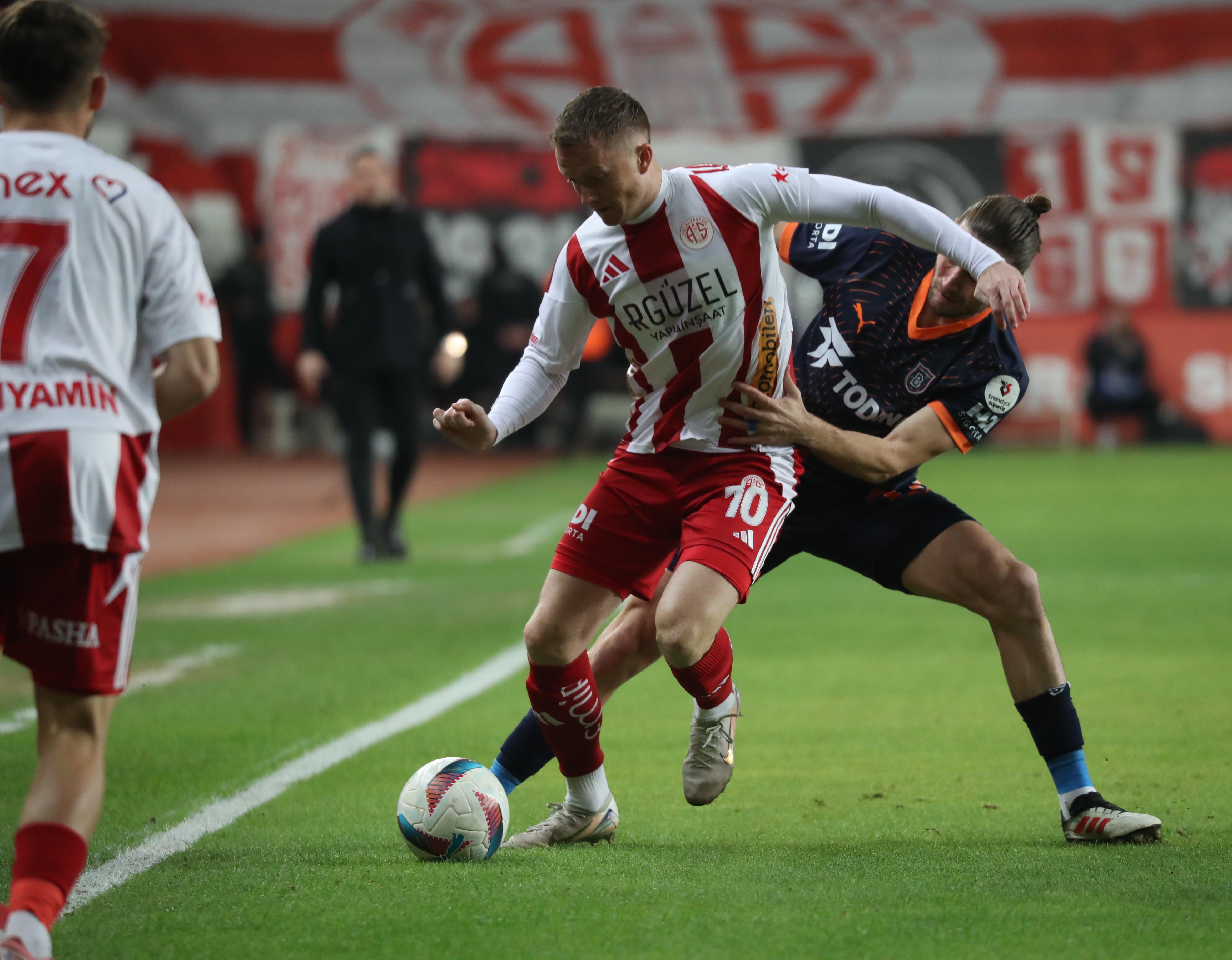 Antalyaspor Çok İstedi Ama Golü Bulamadı! Antalyaspor:0 – Başakşehir: 0