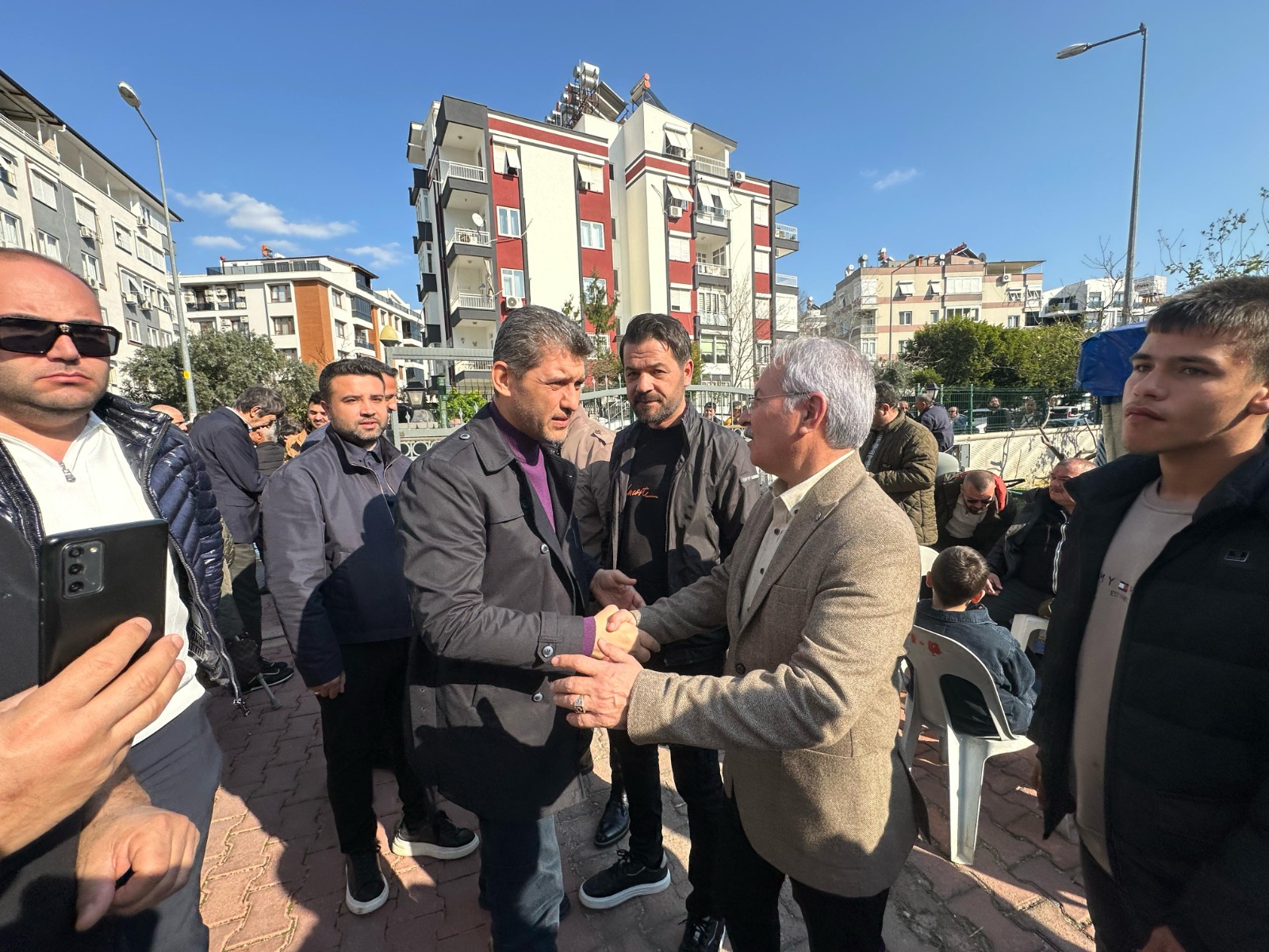 AK Parti Kepez İlçe Başkanı Hasan Demir yoğun mesaide