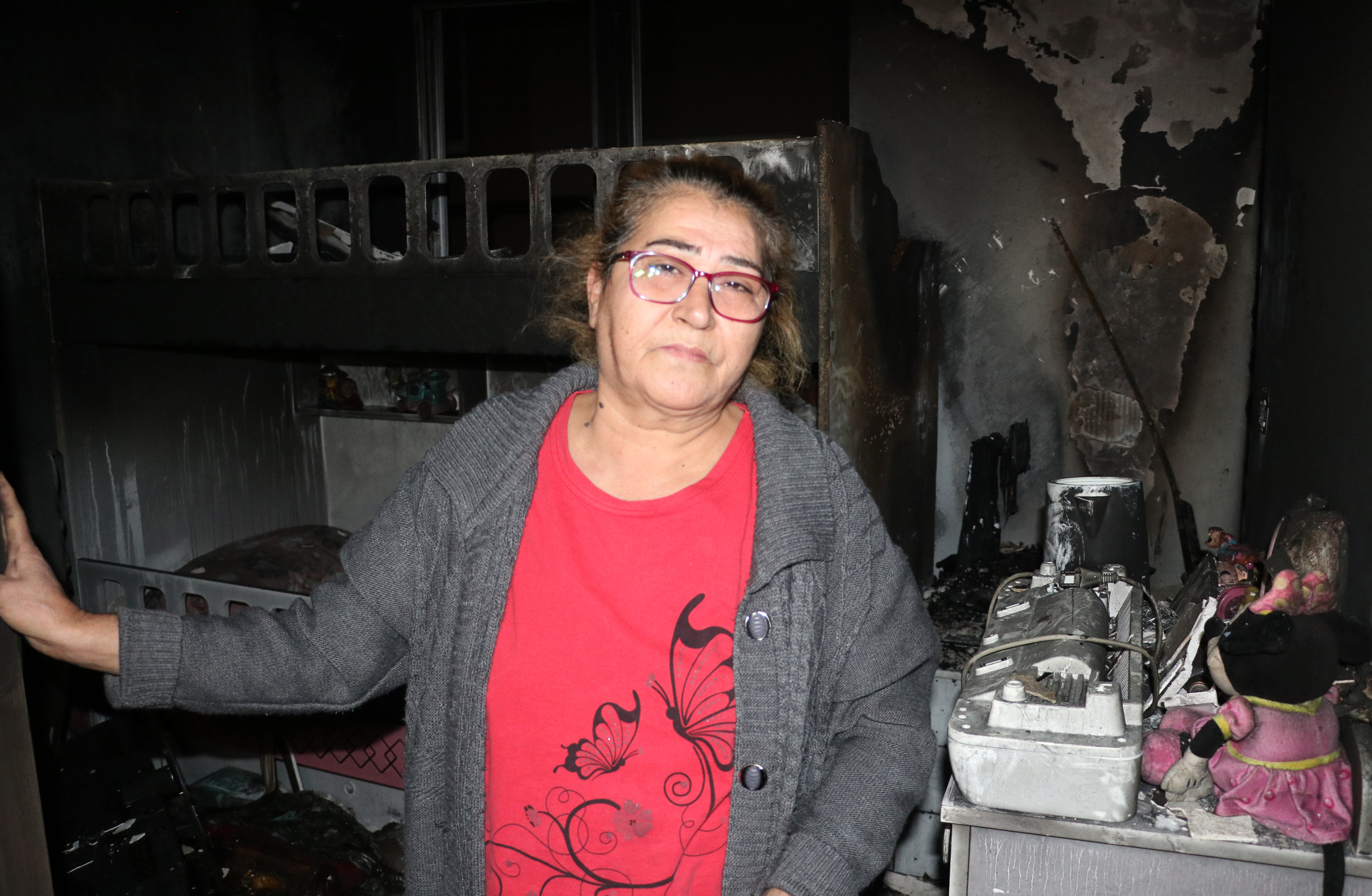 Balkonda Başlayan Yangında Daire Küle Döndü