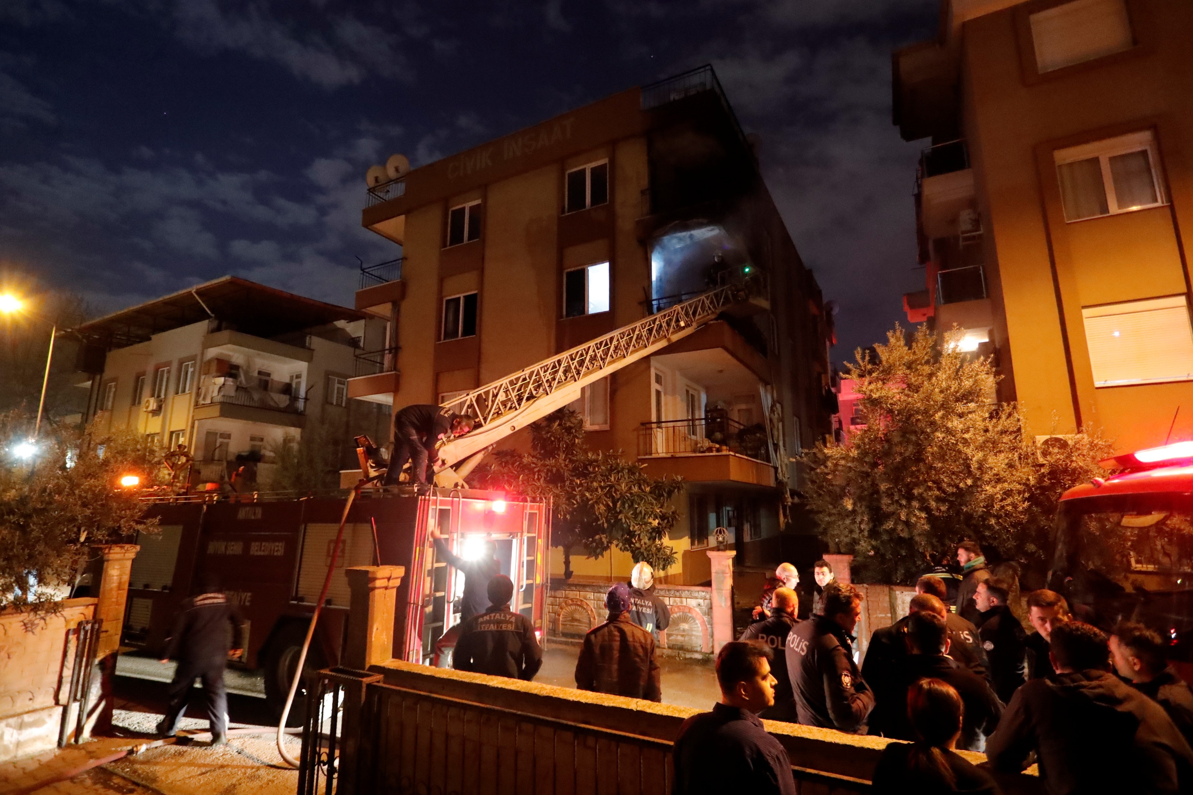 Cep Telefonu Bataryaları Bomba Gibi Patladı