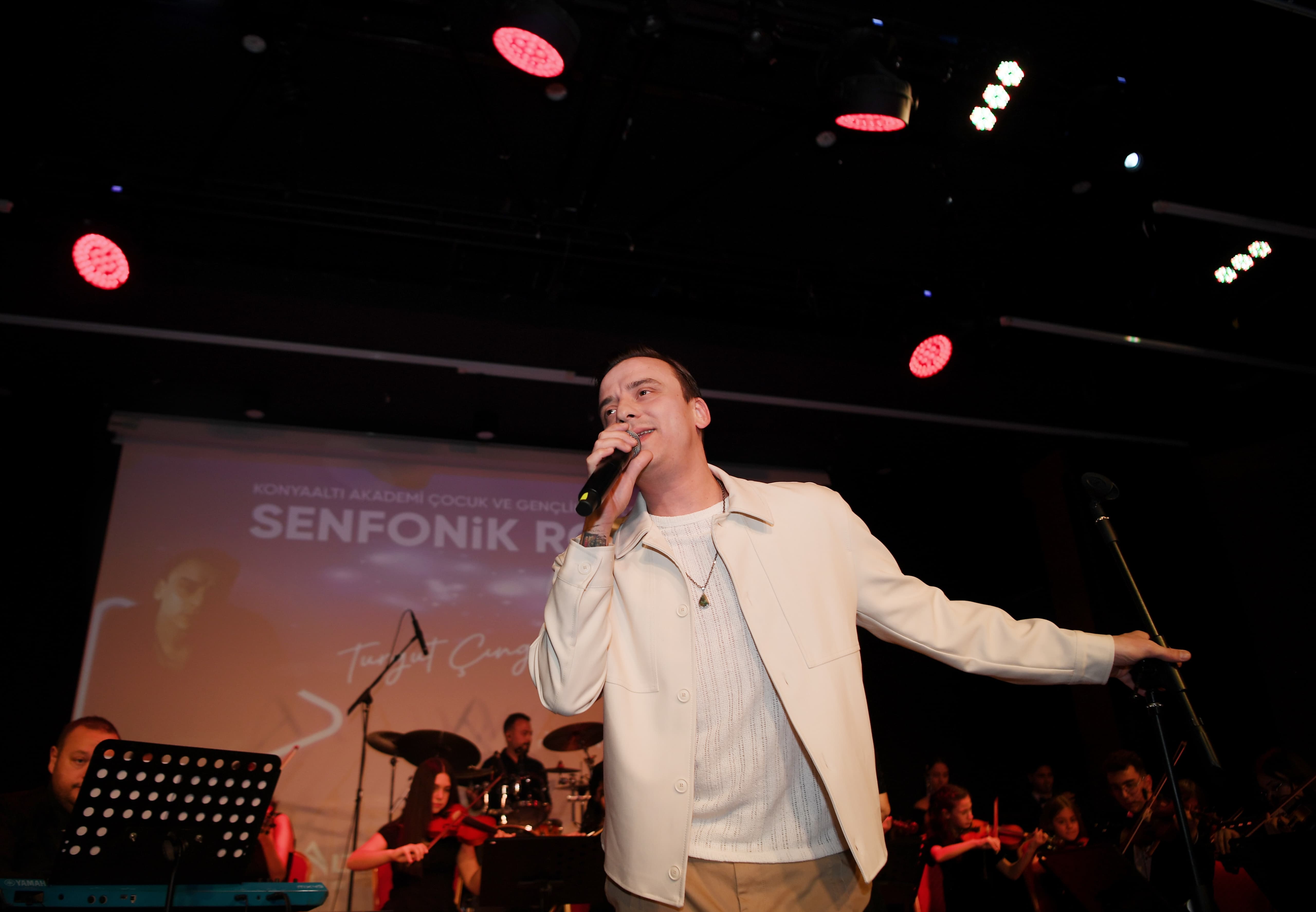 Konyaaltı’nda Senfonik Rock Rüzgarı