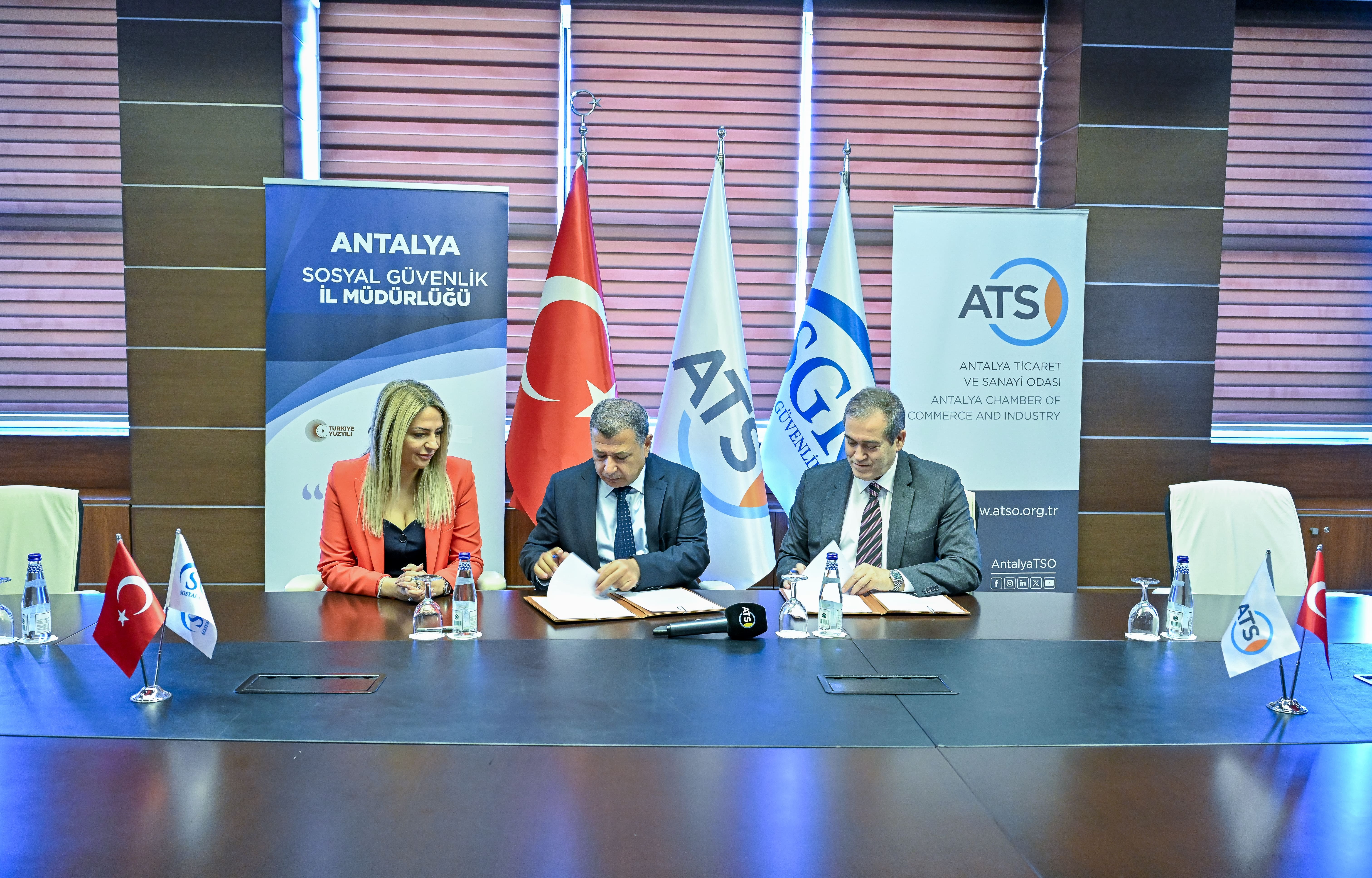 ATSO ve SGK Antalya İl Müdürlüğü Arasında Rehberlik ve İş Birliği Protokolü İmzalandı