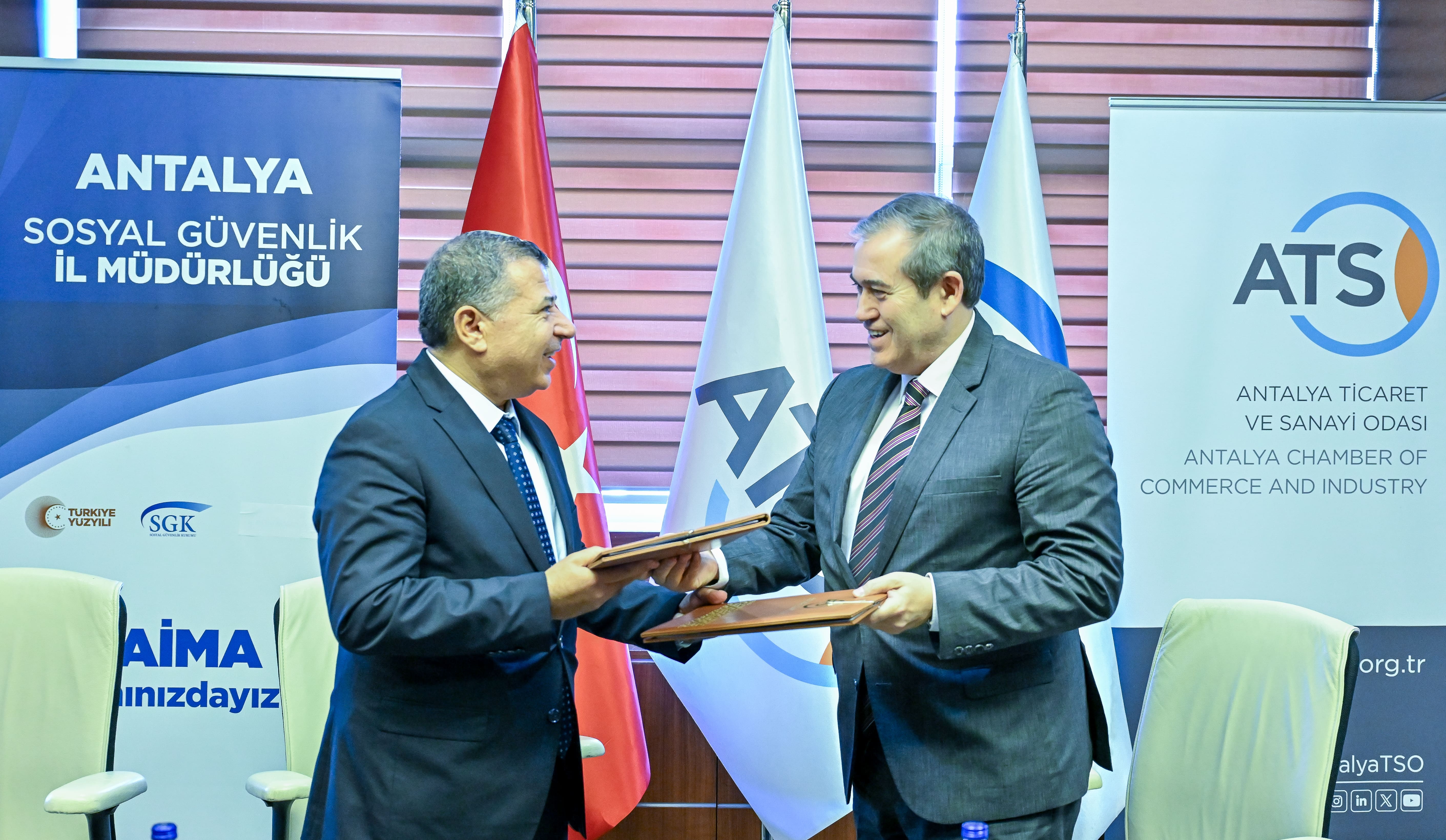ATSO ve SGK Antalya İl Müdürlüğü Arasında Rehberlik ve İş Birliği Protokolü İmzalandı