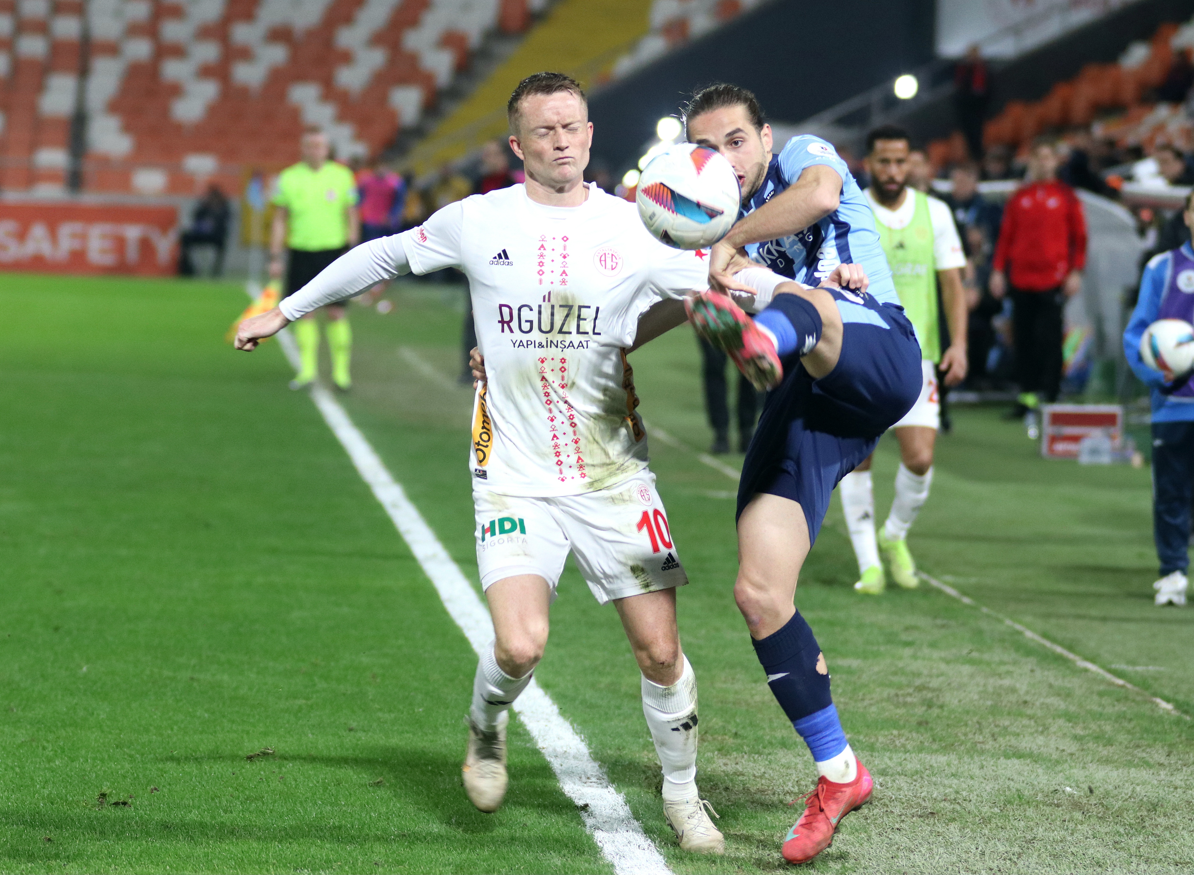 Antalyaspor 2 Puanı Adana’da Bıraktı