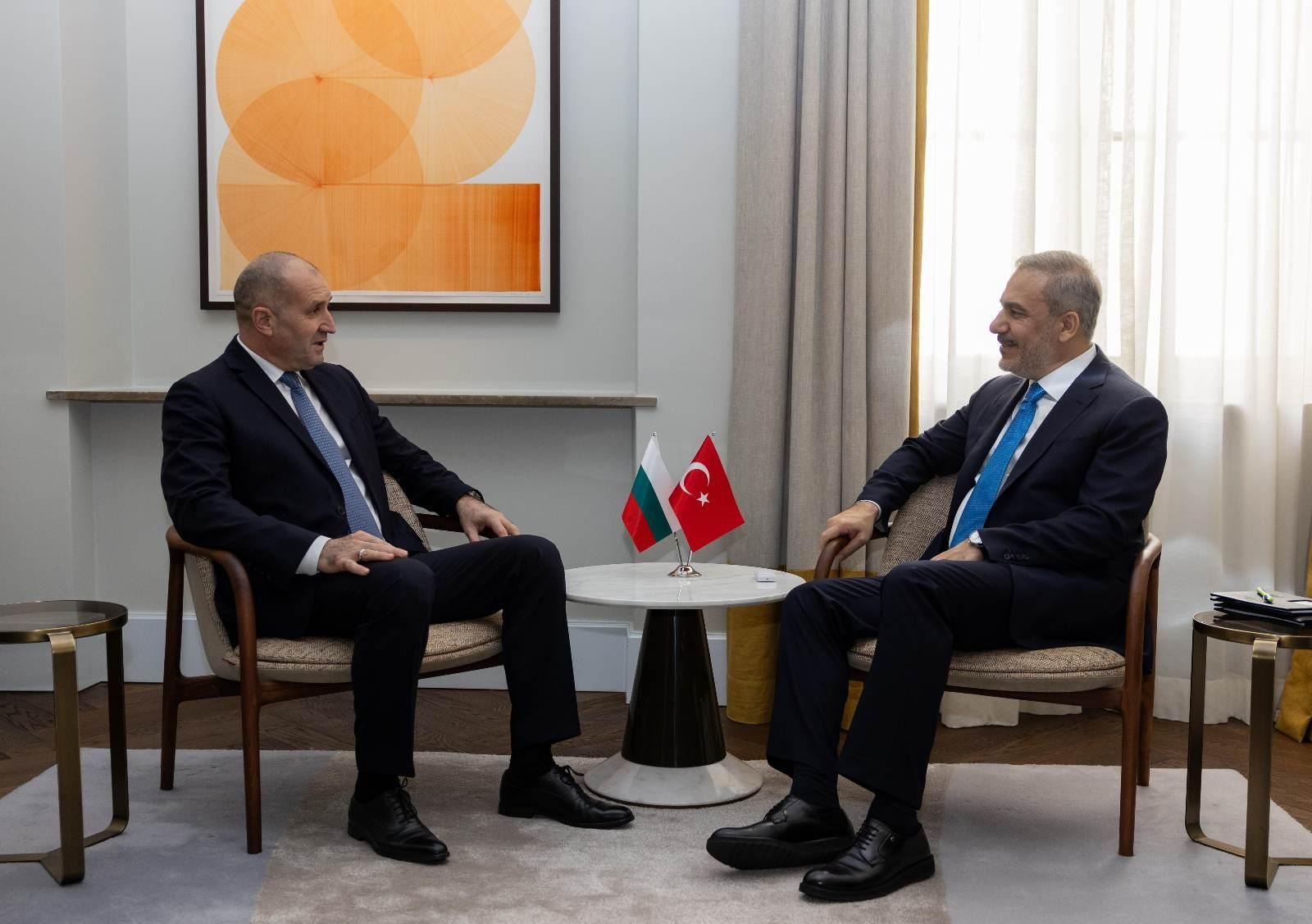 Bakan Fidan, Bulgaristan Cumhurbaşkanı Radev ile Görüştü