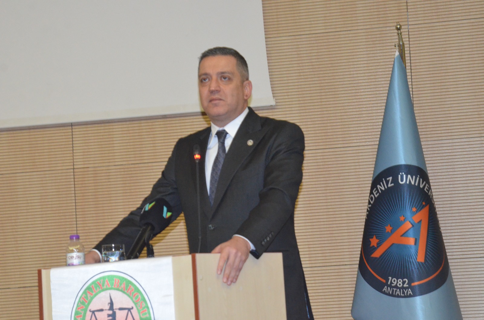 "Antalya Barosu Staj Akademisi Açıldı: Avukat Adayları İlk Derslerini Aldı"