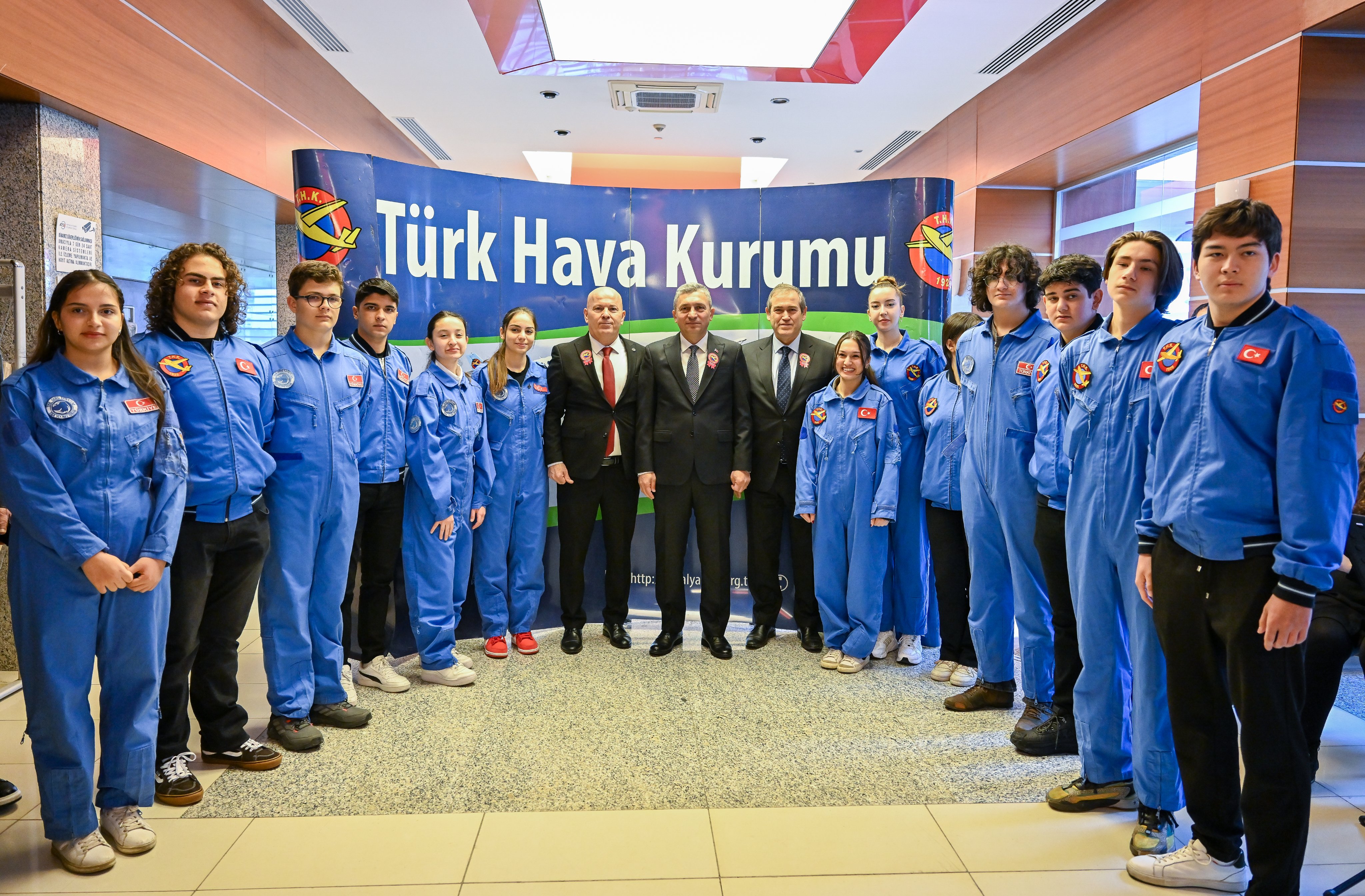 Türk Hava Kurumu'nun 100. Yıl Kutlamaları Antalya'da Gerçekleşti