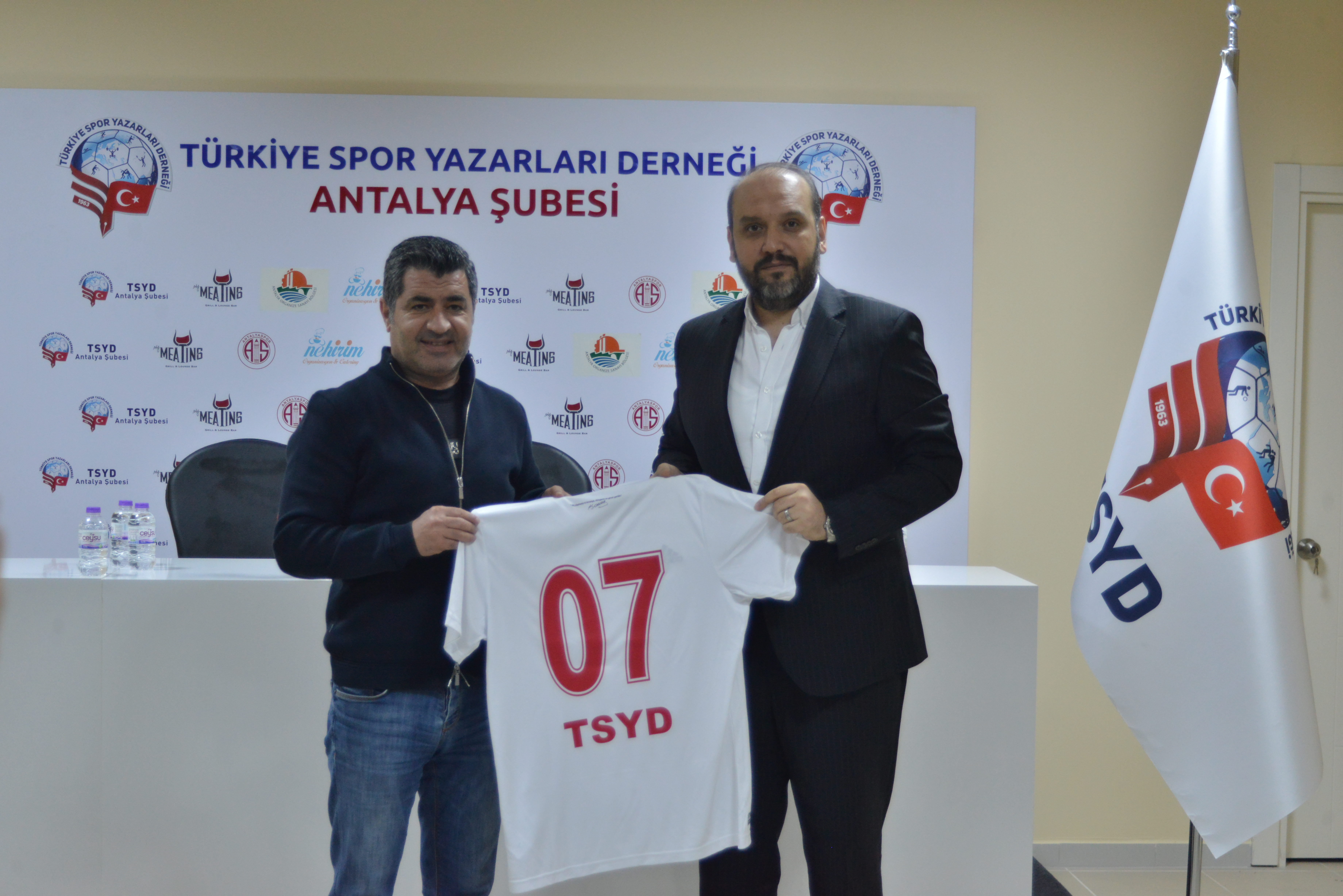 Antalyaspor Asbaşkanı Fatih Gürcü “Şehrin tüm dinamiklerini Antalyaspor’a desteğe davet ediyoruz”
