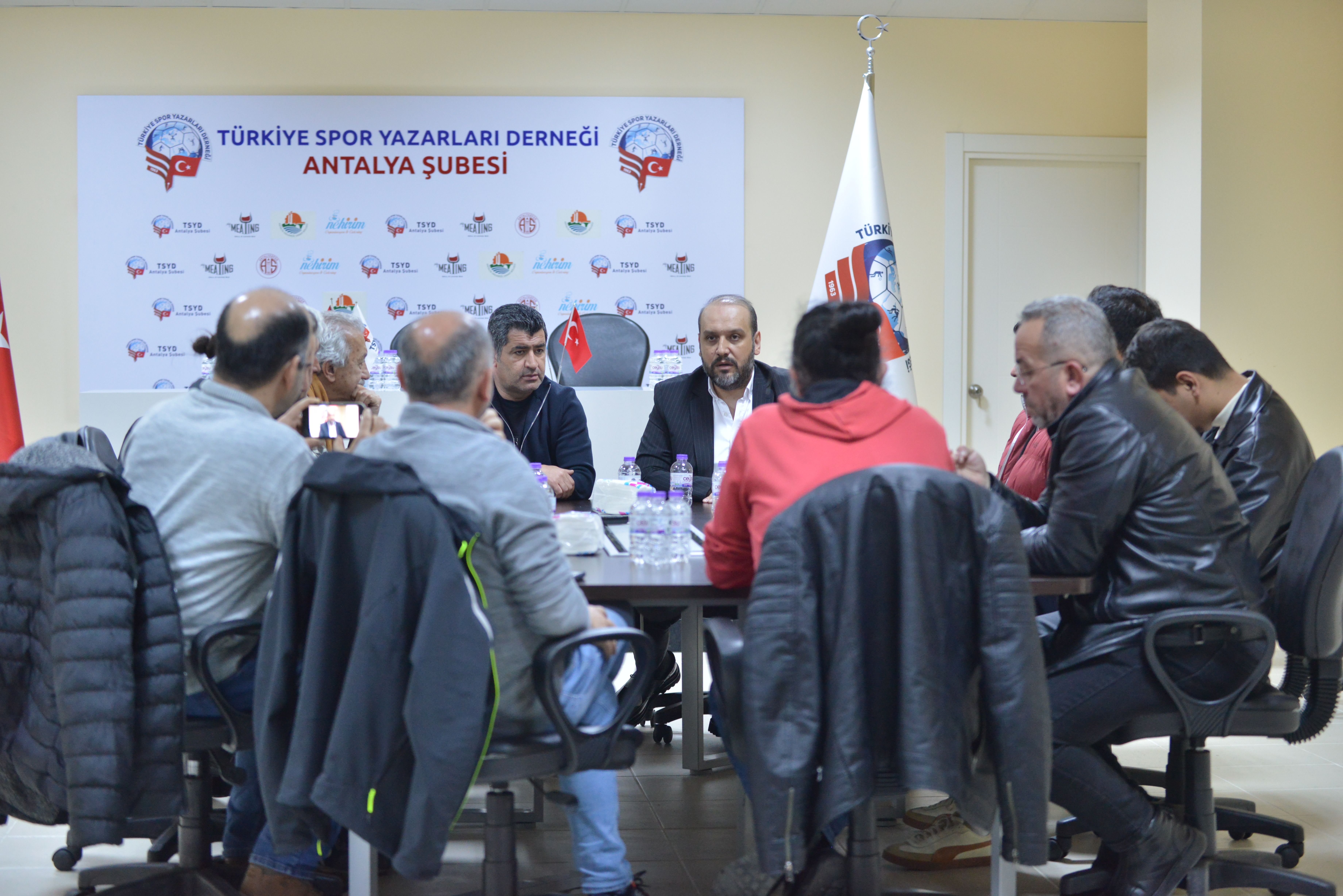 Antalyaspor Asbaşkanı Fatih Gürcü “Şehrin tüm dinamiklerini Antalyaspor’a desteğe davet ediyoruz”