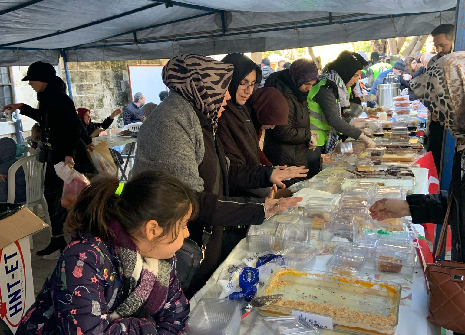 Antalya'da Hayır Çarşısı Kuruldu