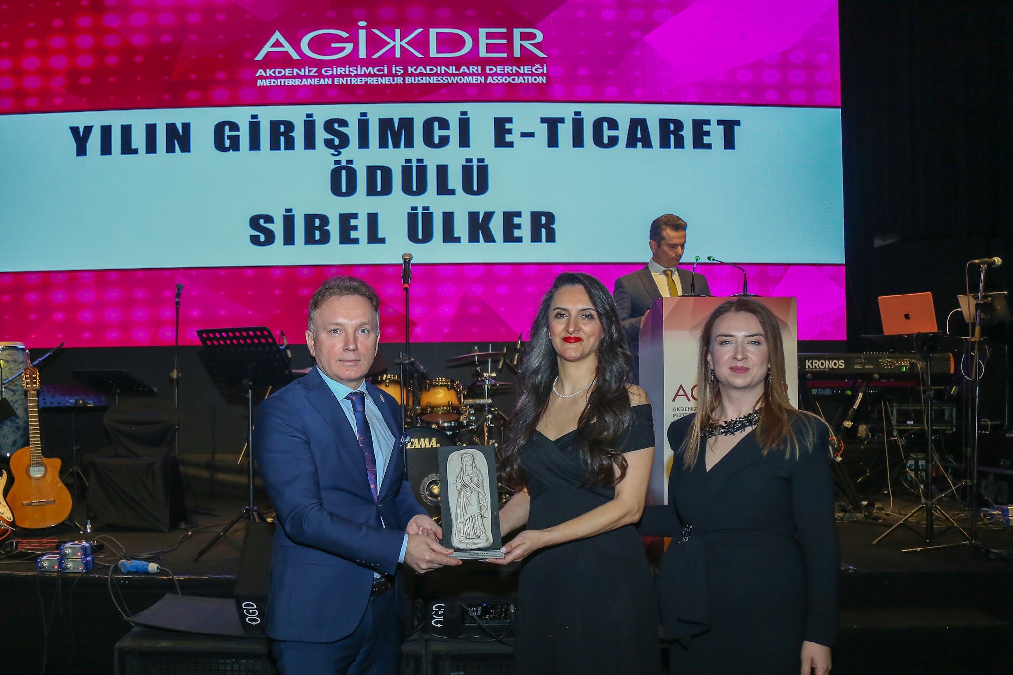 AGİDER'in 14. Kuruluş Yıl Dönümü Kutlandı