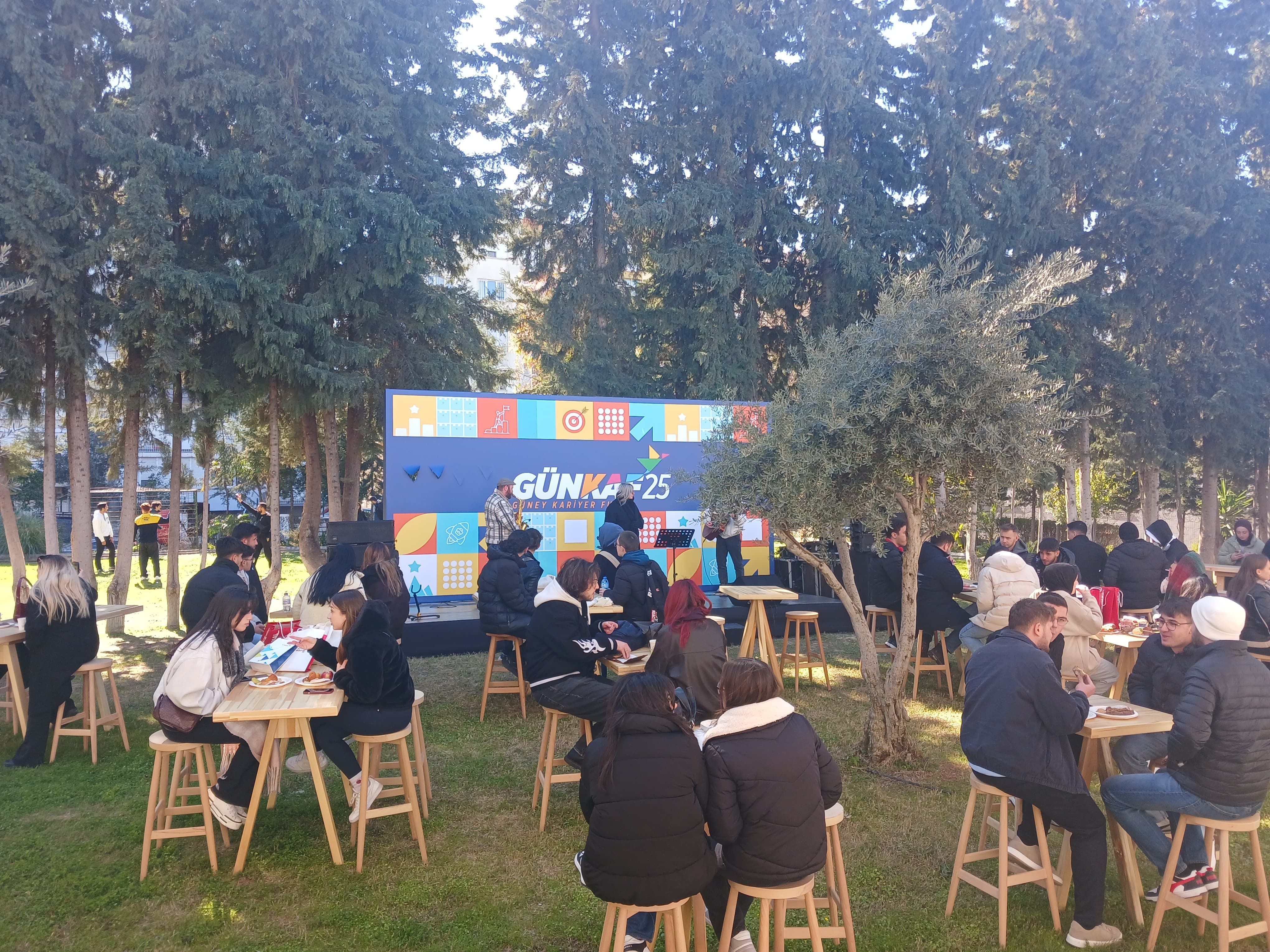 Güney Kariyer Fuarına Yoğun Katılım