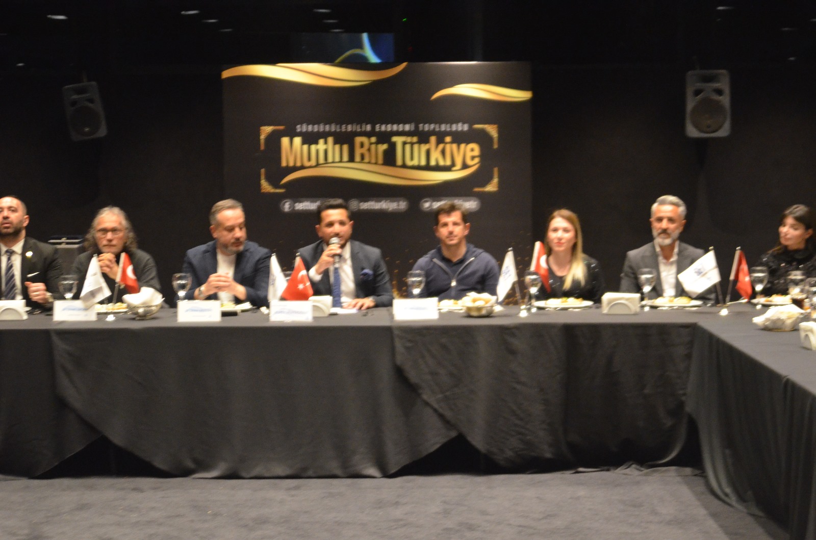 Emre Belözoğlu: "Takımımla Verimli 8 Saat Yetiyor"