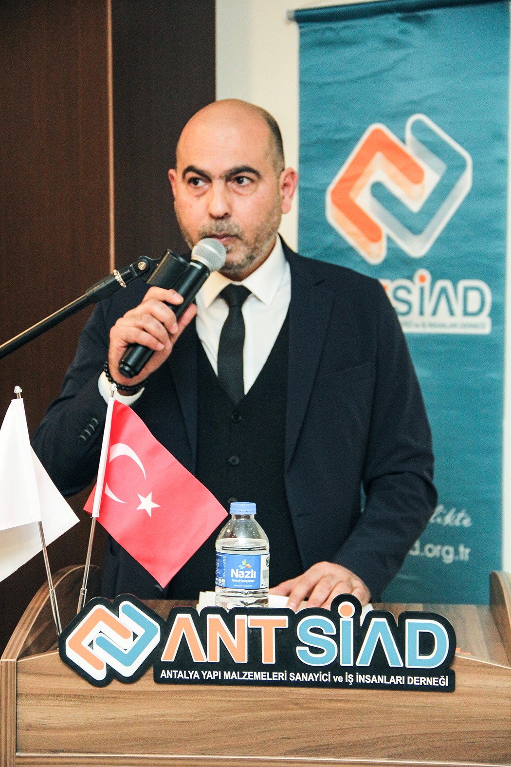 ANTSİAD Genel Kurulunda Yeni Yönetim Belirlendi: Yapı Fuarı Öncelikli Hedef