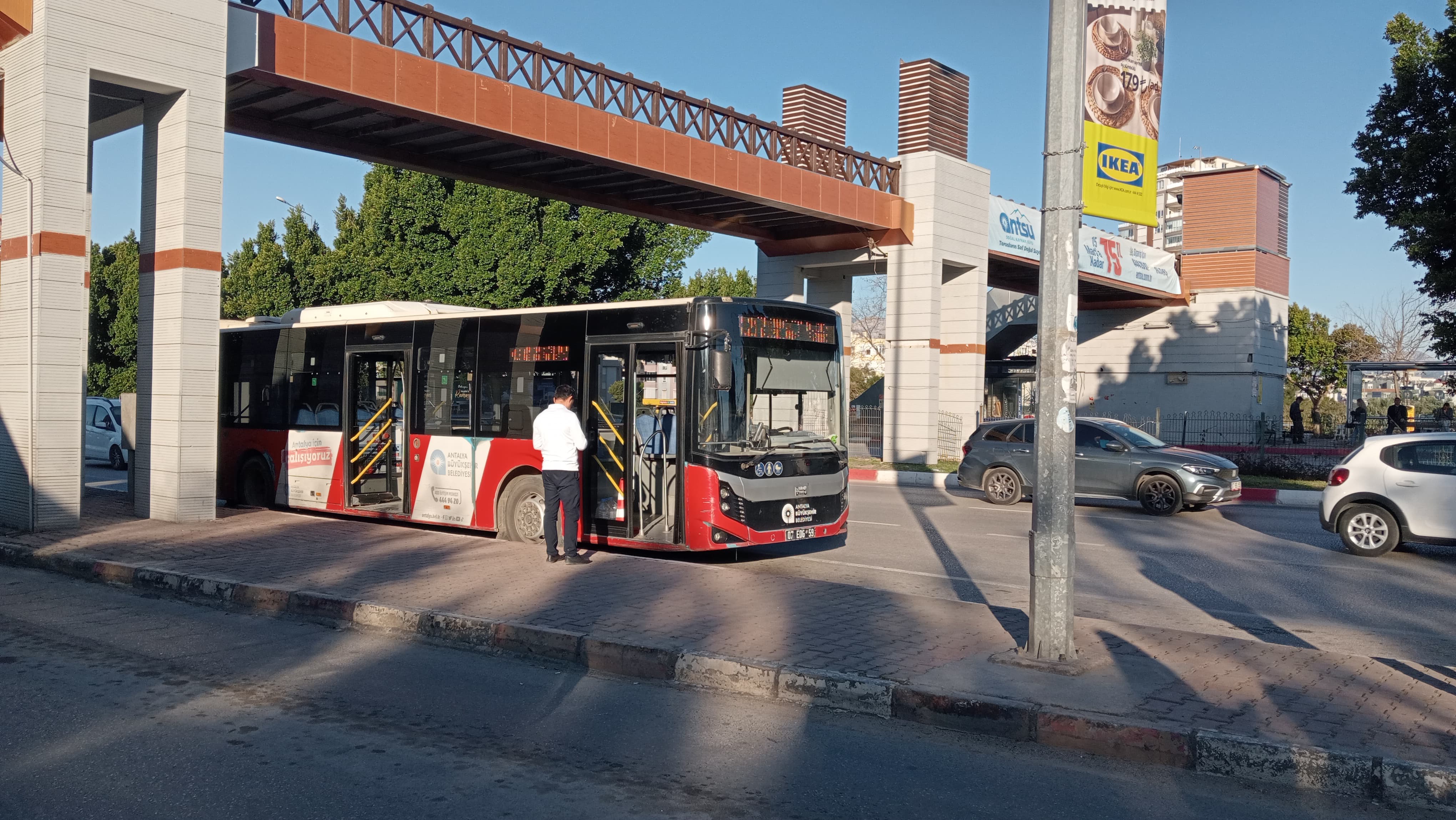 Antalya’da Belediye Otobüsü Arıza Yaptı