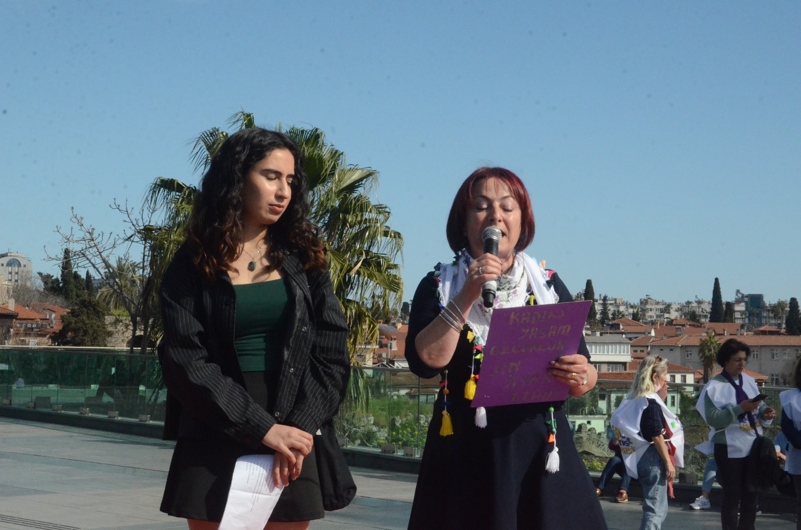 8 Mart'ta Antalya Mor'a Boyandı