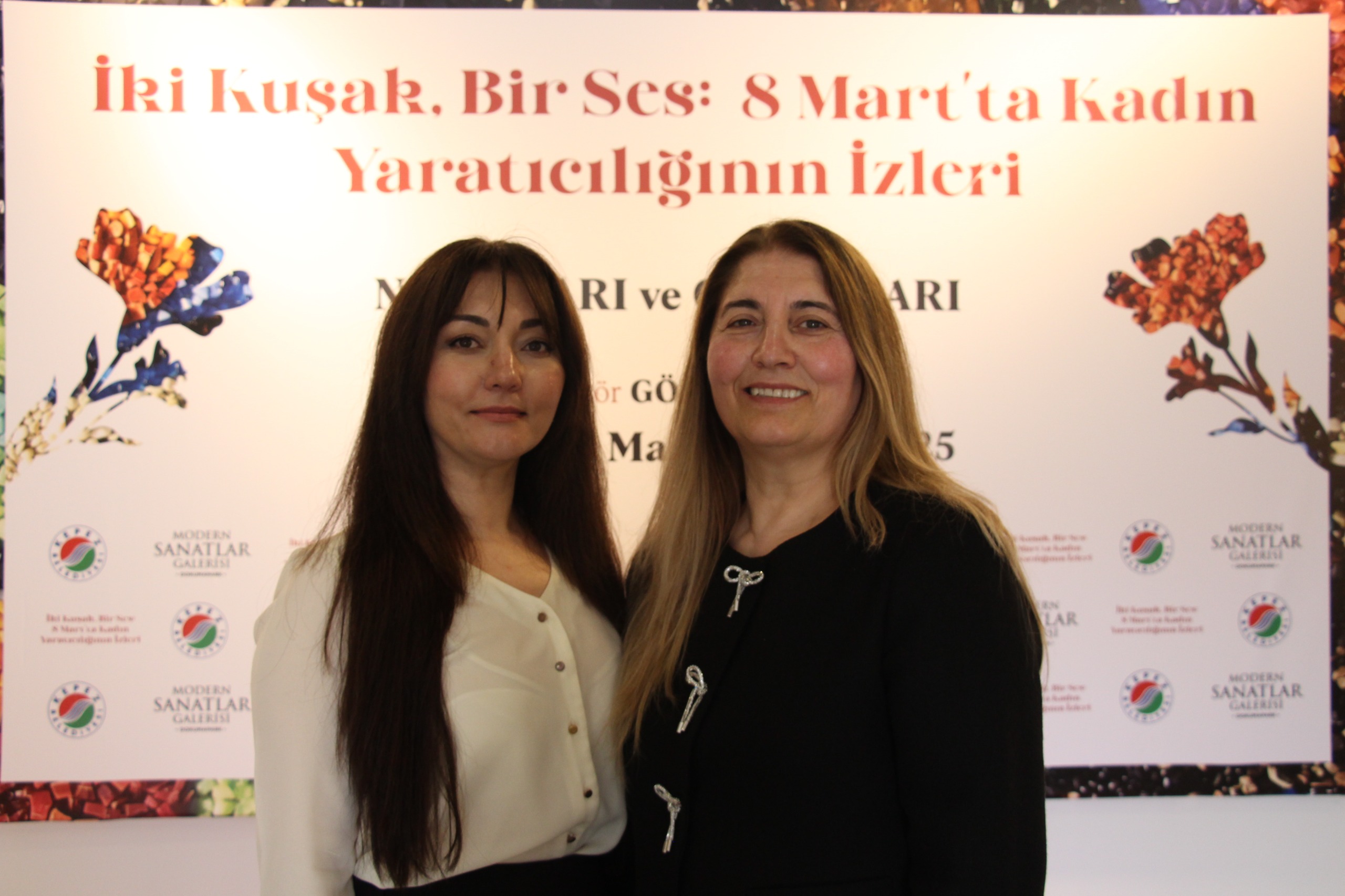 Antalya'da "İki Kuşak, Bir Ses" Sergisi Açıldı