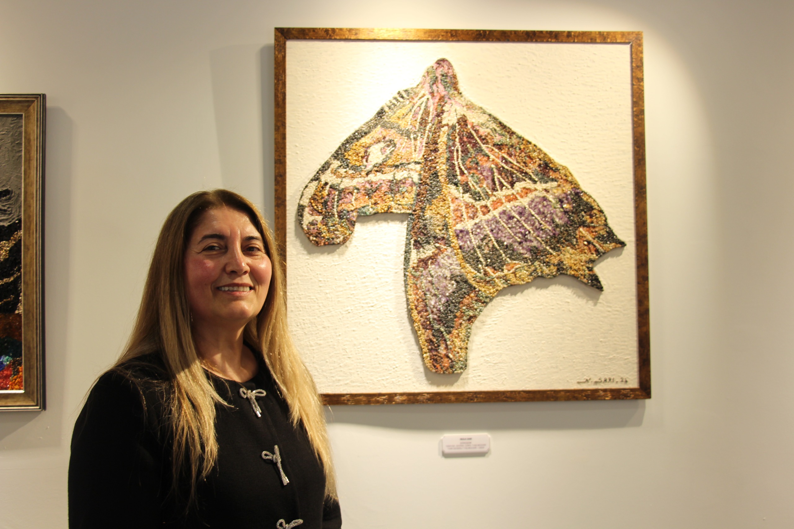 Antalya'da "İki Kuşak, Bir Ses" Sergisi Açıldı