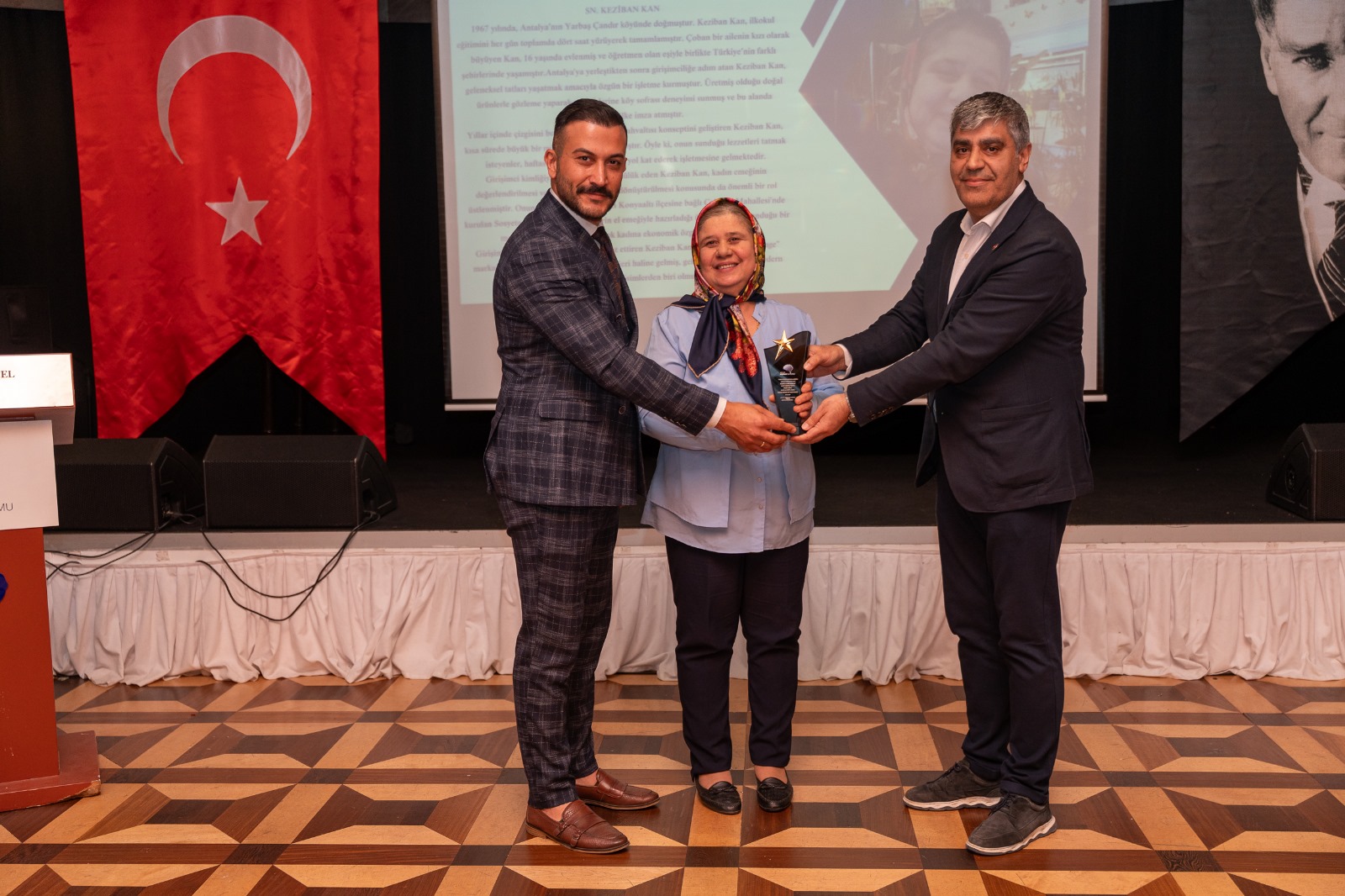 Antalya Düşünce Platformu, Üretici Kadınları Ödüllendirdi