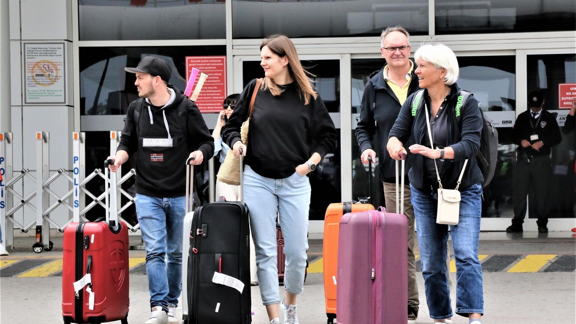 Antalya Havalimanı’nda Şubat Ayında Yaklaşık 1 Milyona Yakın Yolcuya Hizmet Verildi